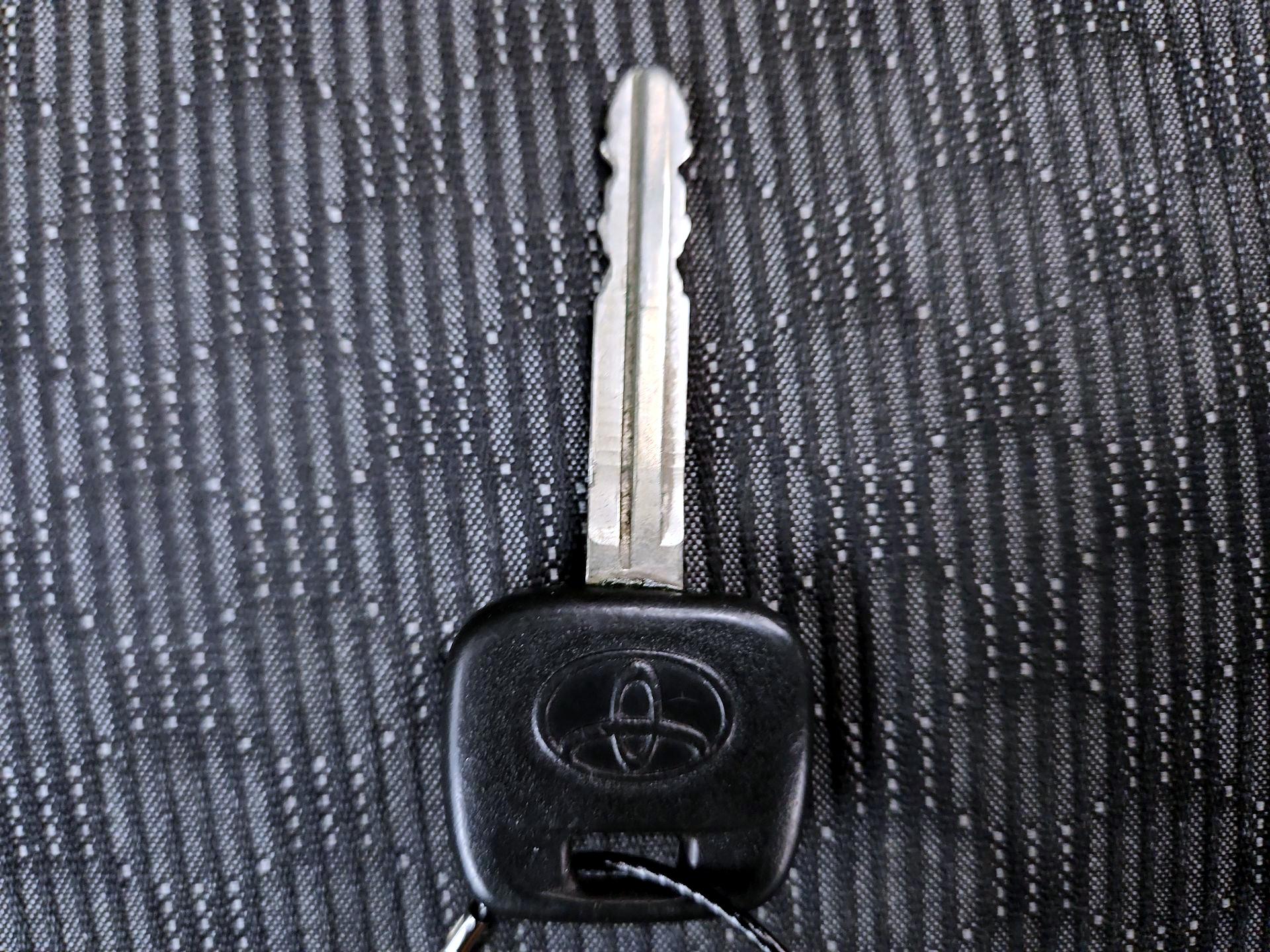 Thumbnail: 2015 Toyota Yaris - 20