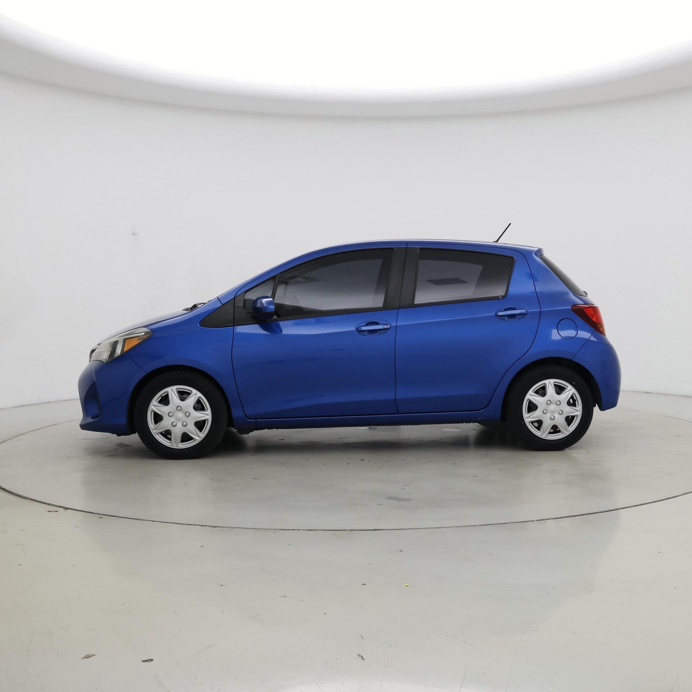Thumbnail: 2015 Toyota Yaris - 3