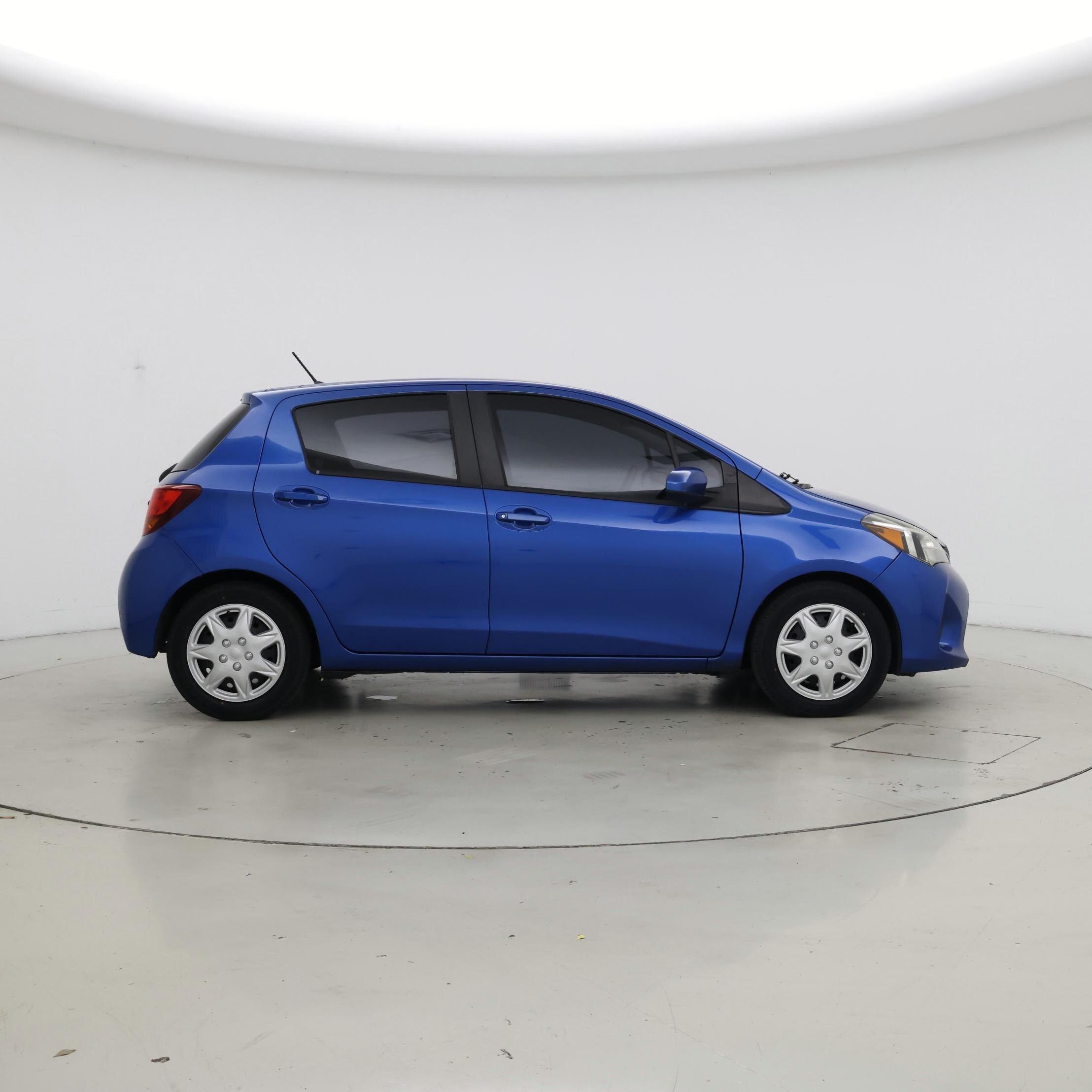 Thumbnail: 2015 Toyota Yaris - 7