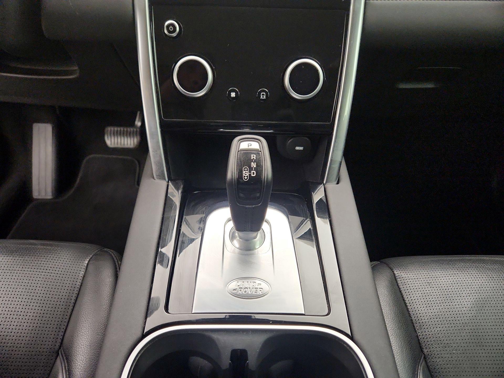 Thumbnail: 2020 Land Rover Discovery Sport - 18