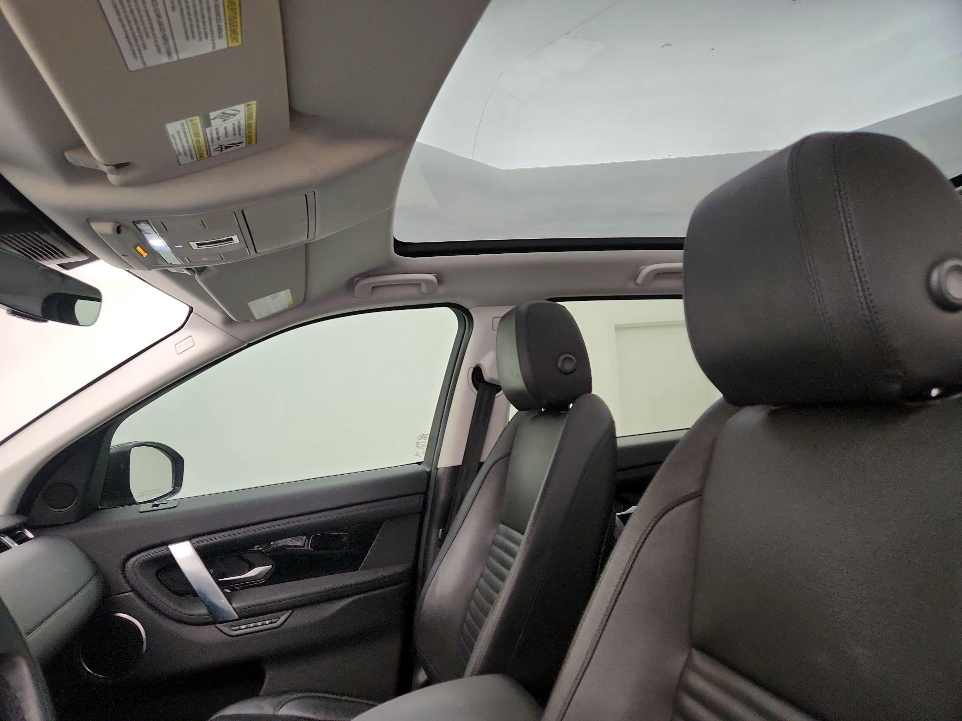 Thumbnail: 2020 Land Rover Discovery Sport - 19