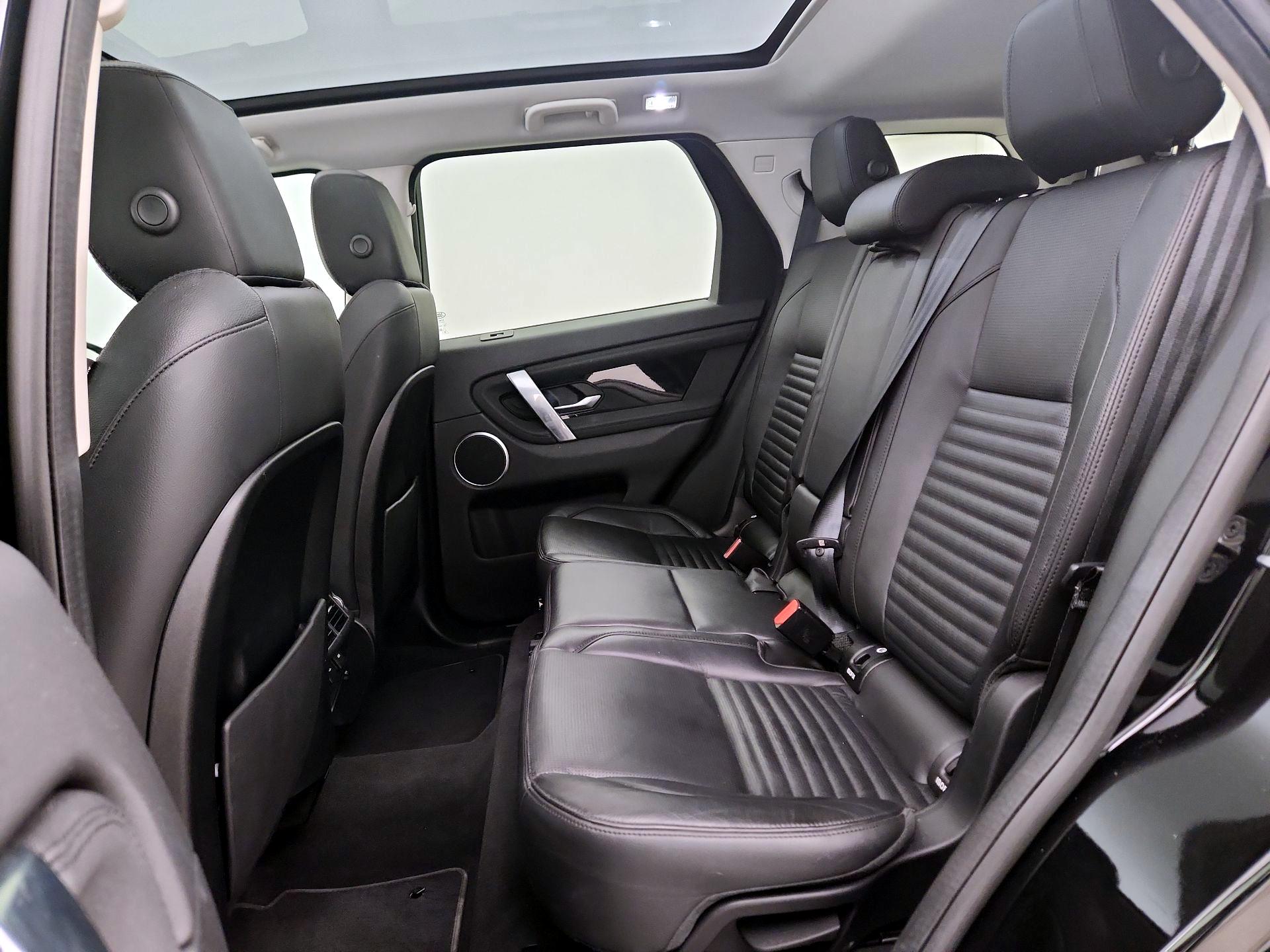 Thumbnail: 2020 Land Rover Discovery Sport - 20