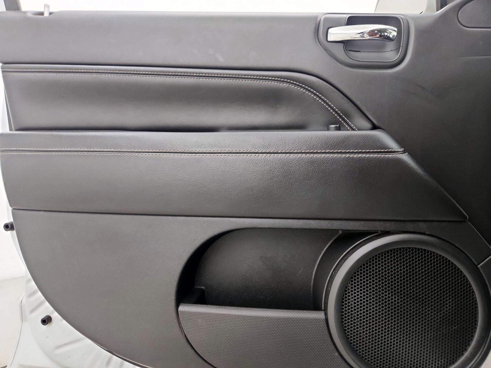 Thumbnail: 2017 Jeep Compass - 12