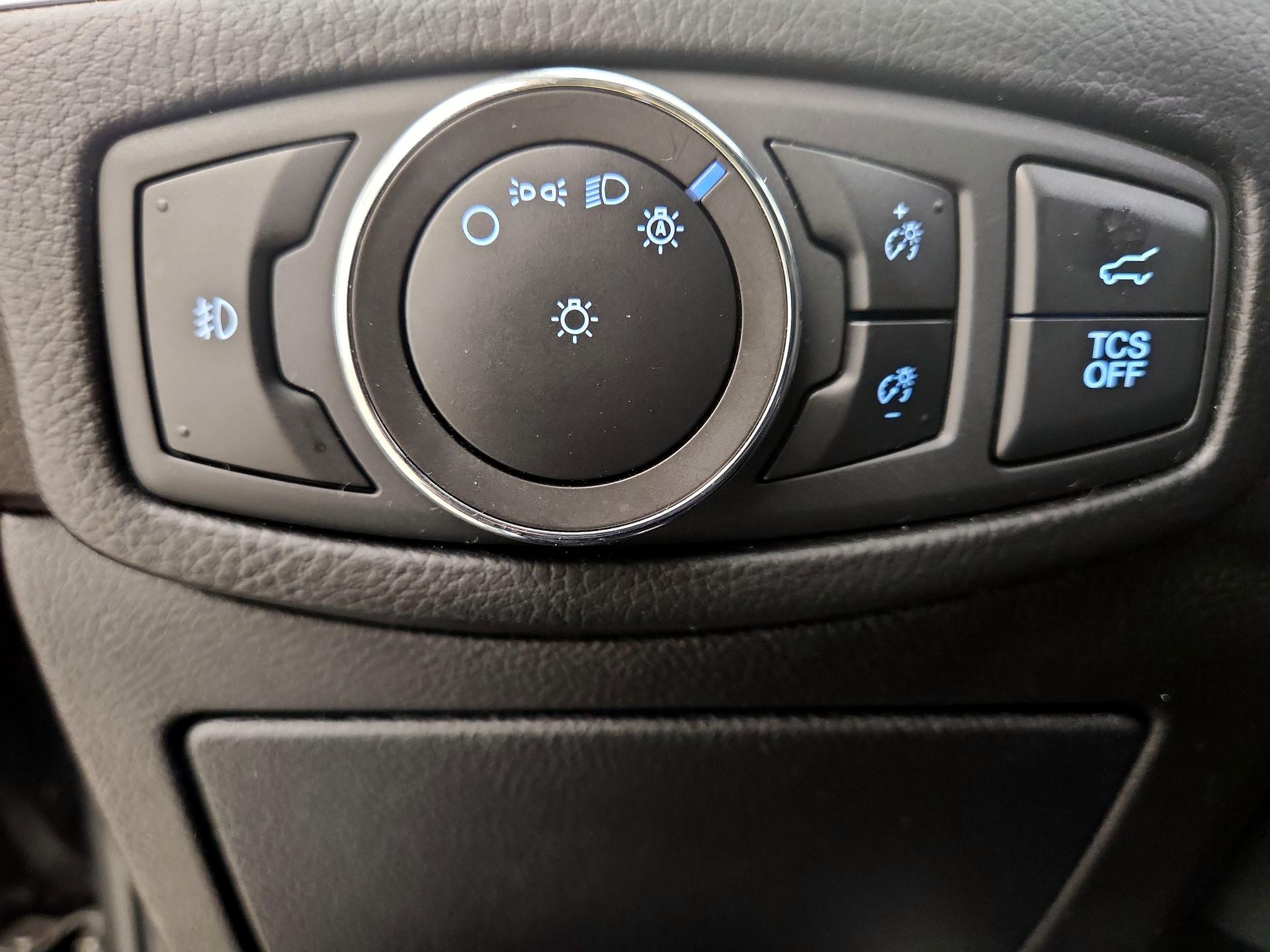 Thumbnail: 2020 Ford Edge - 13