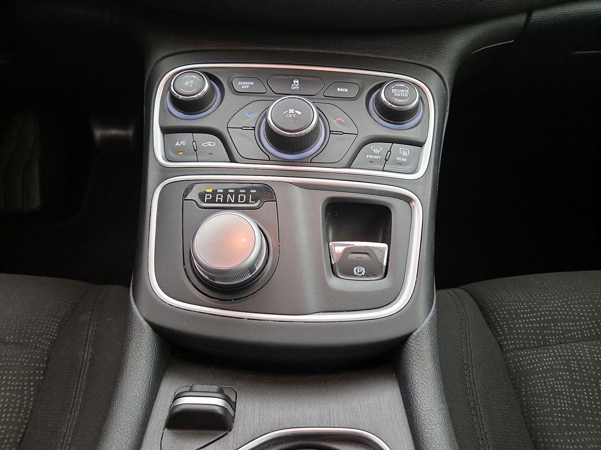 Thumbnail: 2015 Chrysler 200 - 18