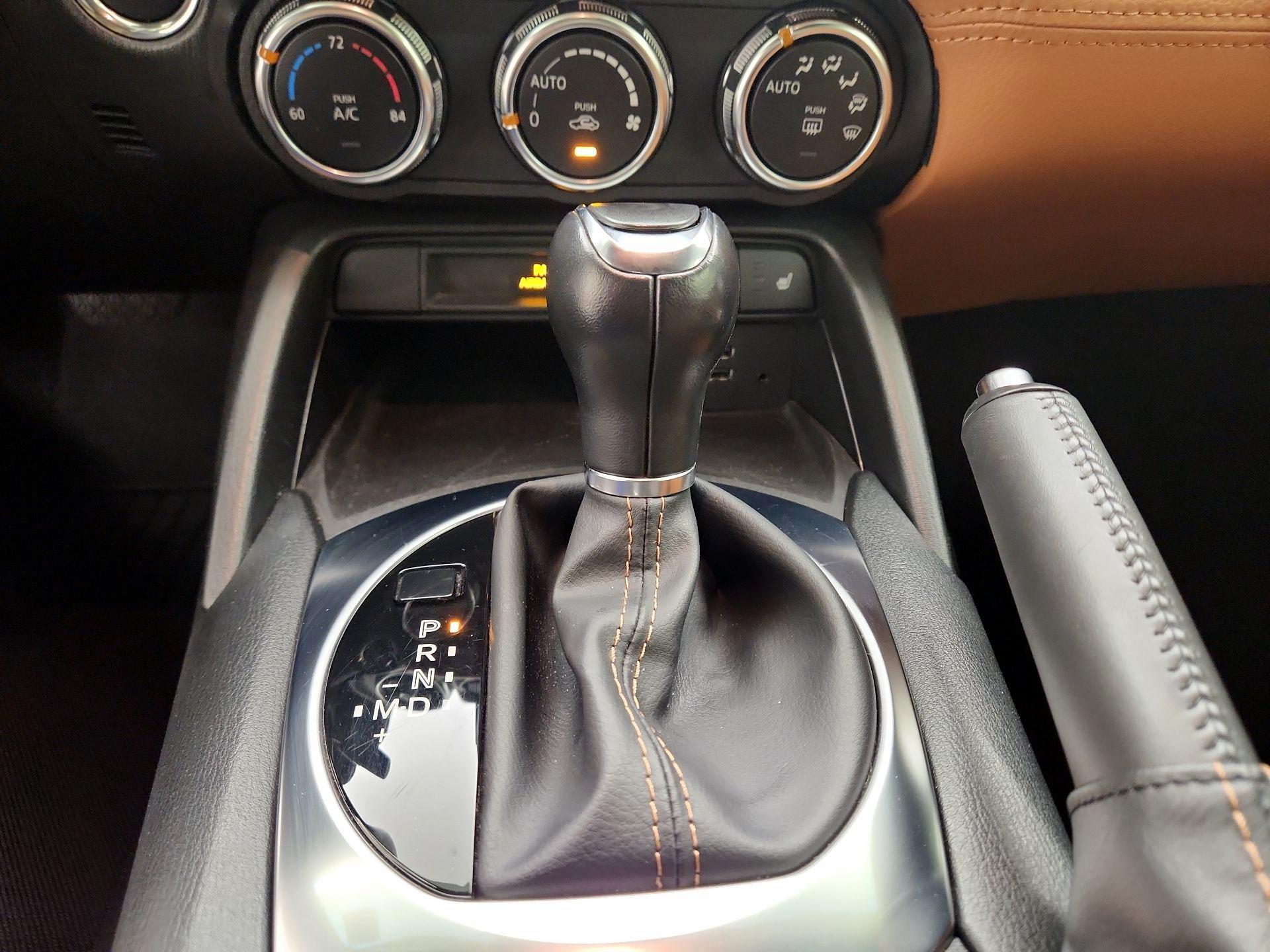 Thumbnail: 2018 Fiat 124 Spider - 17