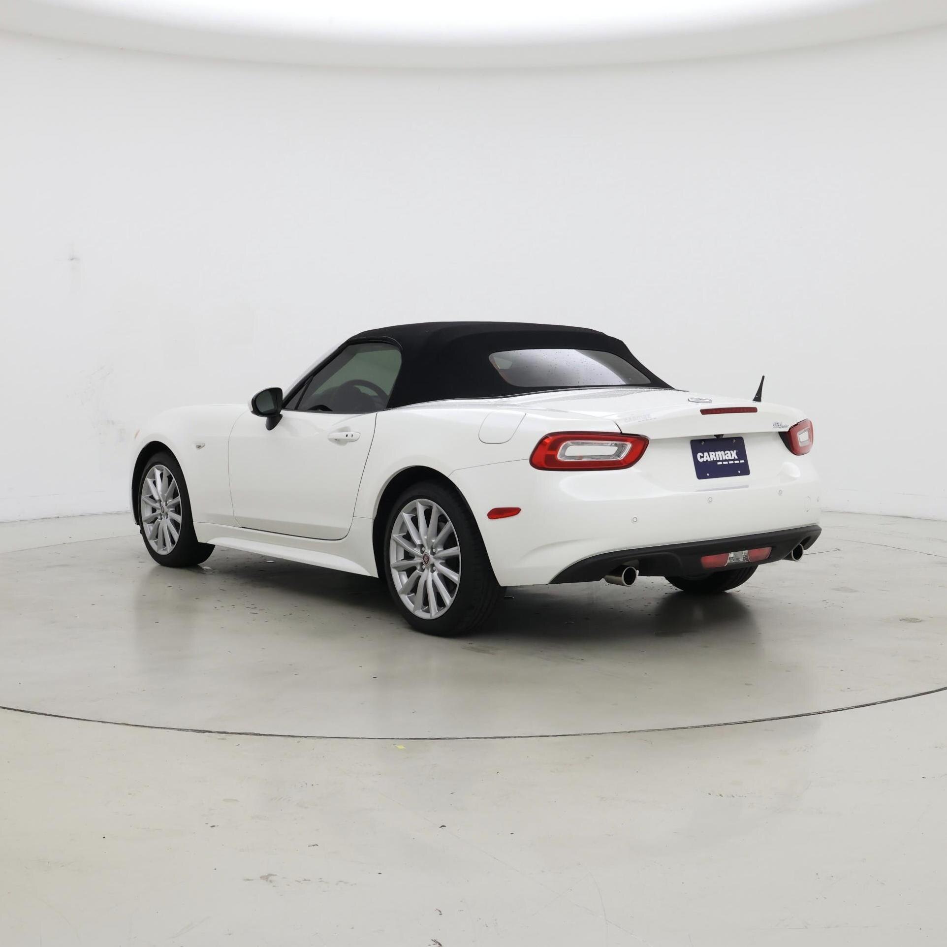 Thumbnail: 2018 Fiat 124 Spider - 2