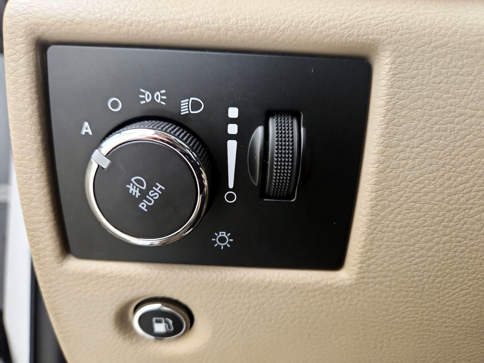 2020 Jeep Grand Cherokee Overland - Photo 14