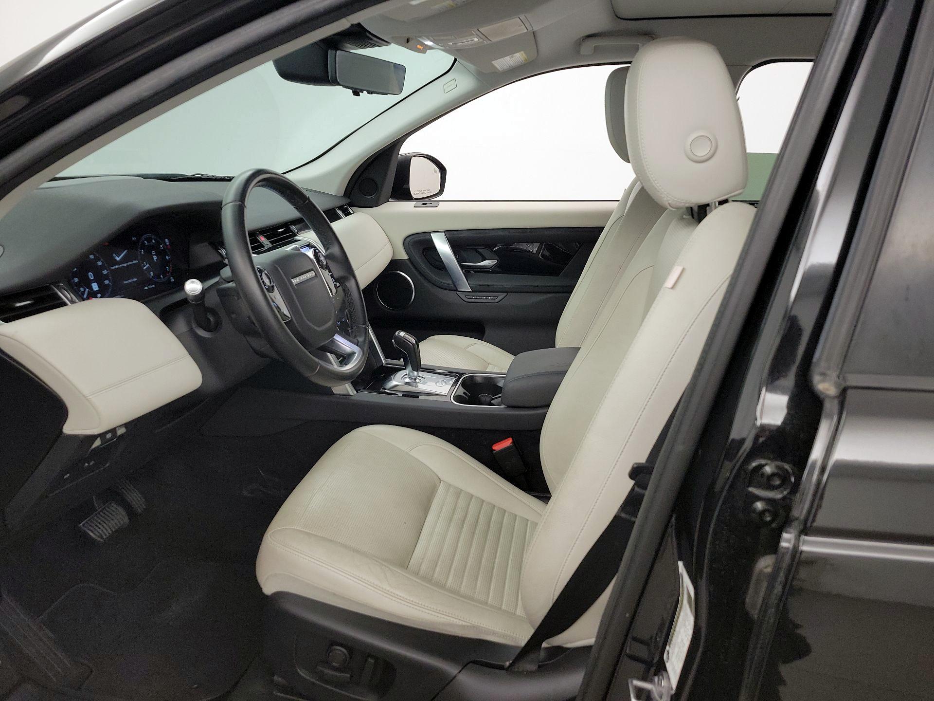 Thumbnail: 2020 Land Rover Discovery Sport - 11