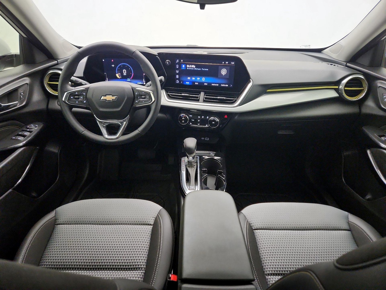 2024 Chevrolet Trax LT - Photo 10