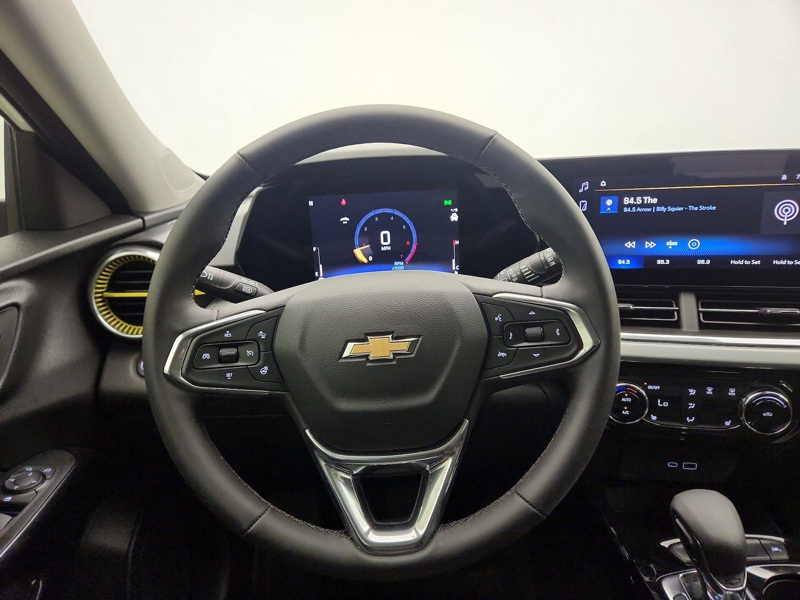 2024 Chevrolet Trax LT - Photo 11