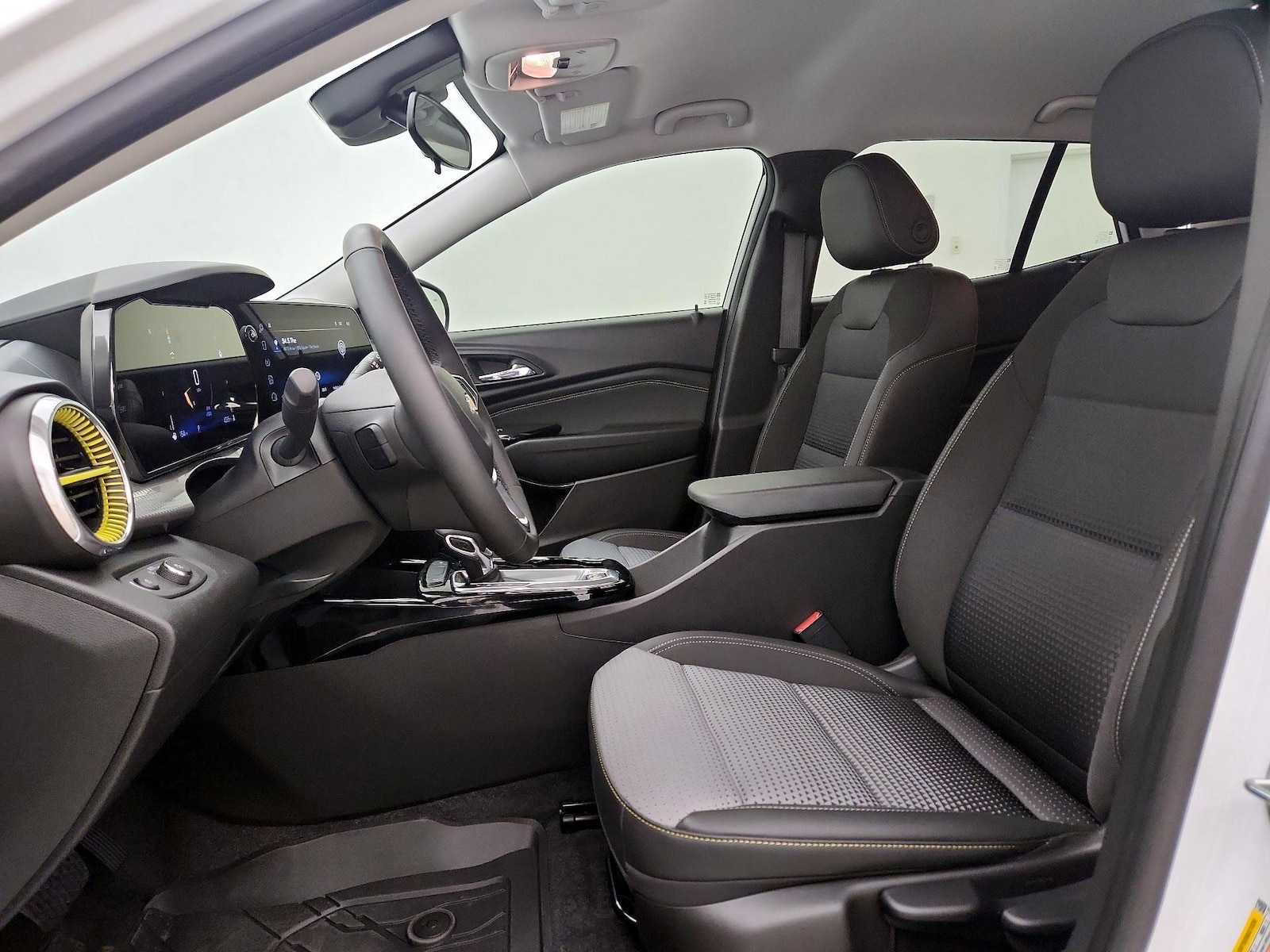 2024 Chevrolet Trax LT - Photo 12