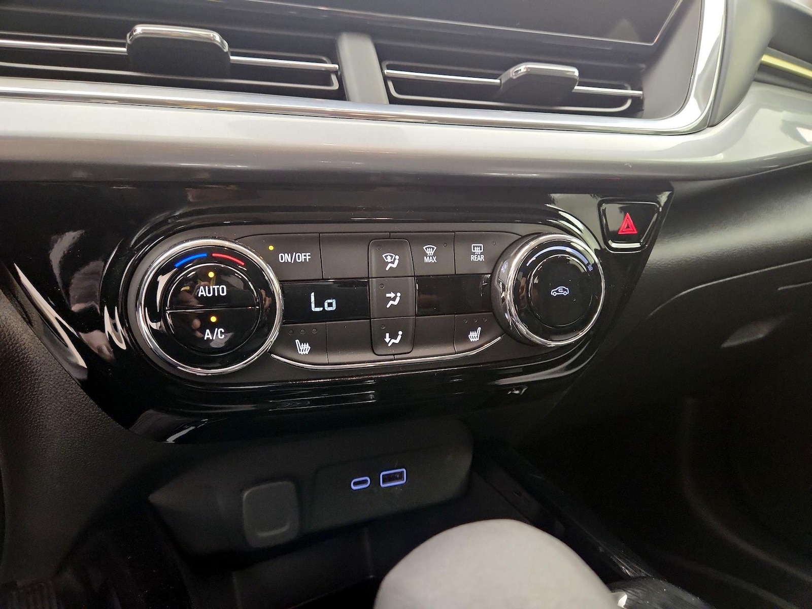 2024 Chevrolet Trax LT - Photo 16