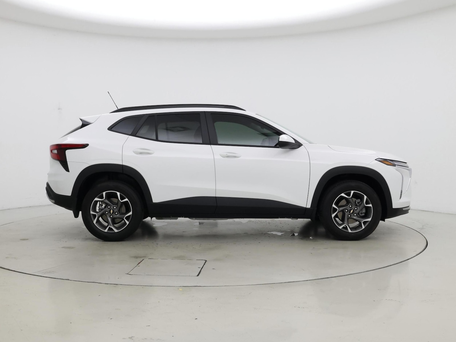 2024 Chevrolet Trax LT - Photo 8