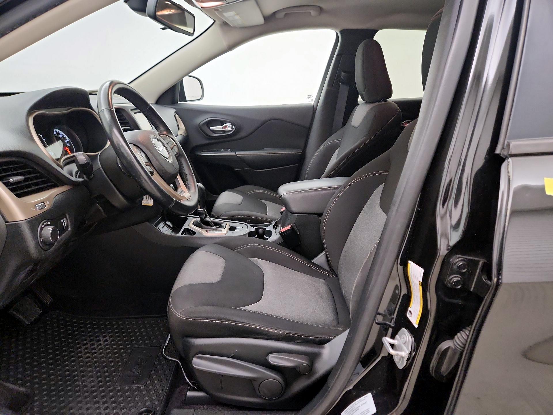 Thumbnail: 2016 Jeep Cherokee - 11