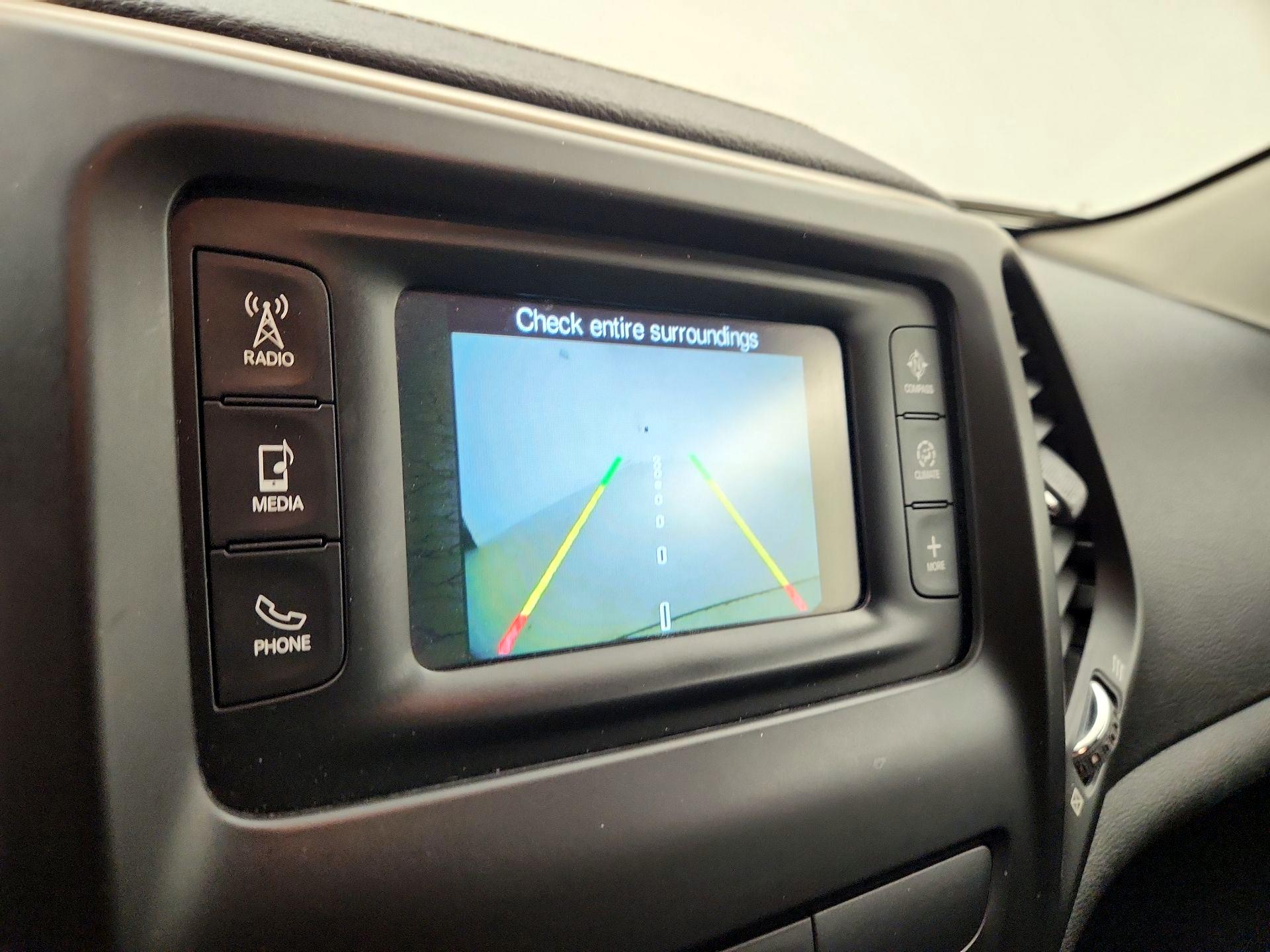 Thumbnail: 2016 Jeep Cherokee - 15
