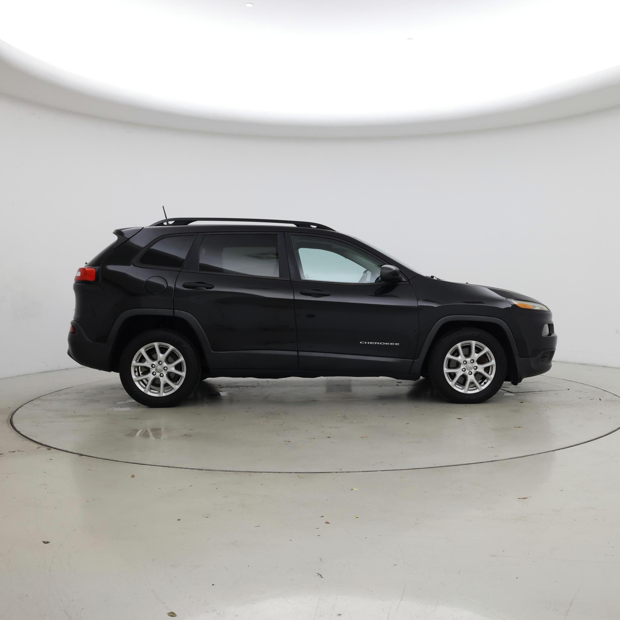 Thumbnail: 2016 Jeep Cherokee - 7