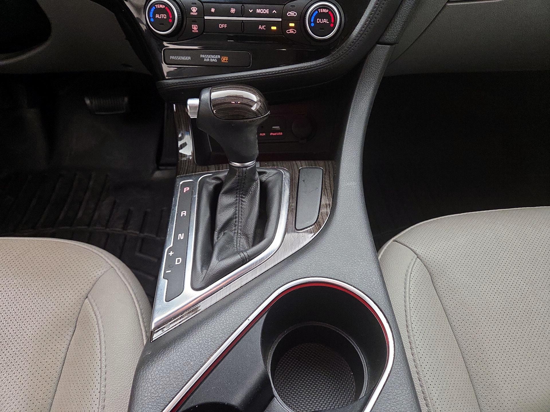 Thumbnail: 2015 Kia Optima - 16