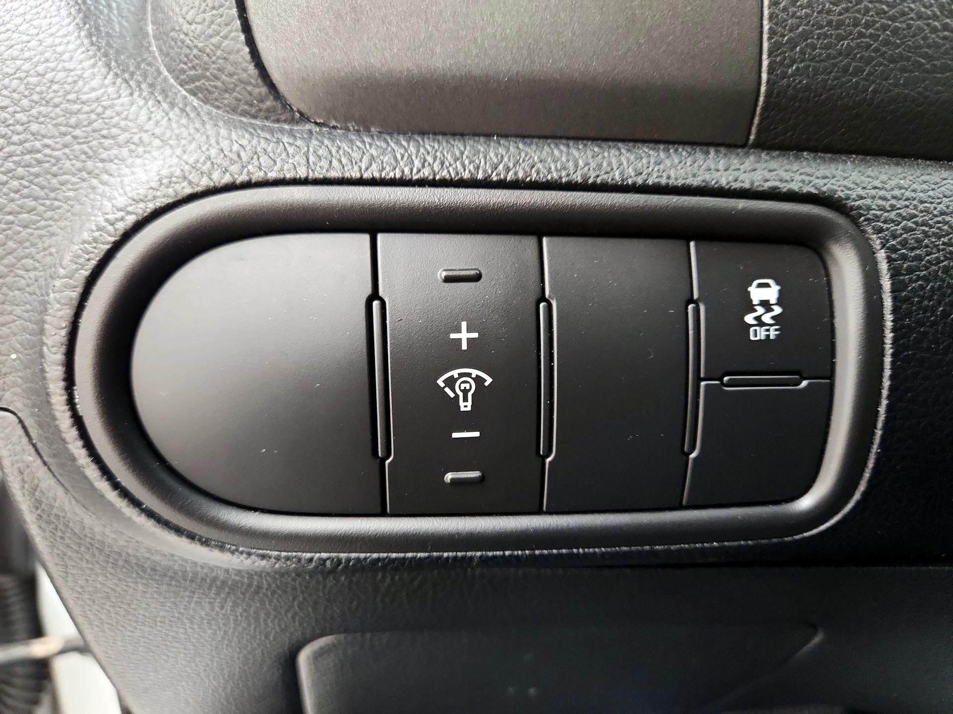 Thumbnail: 2017 Kia Forte - 13