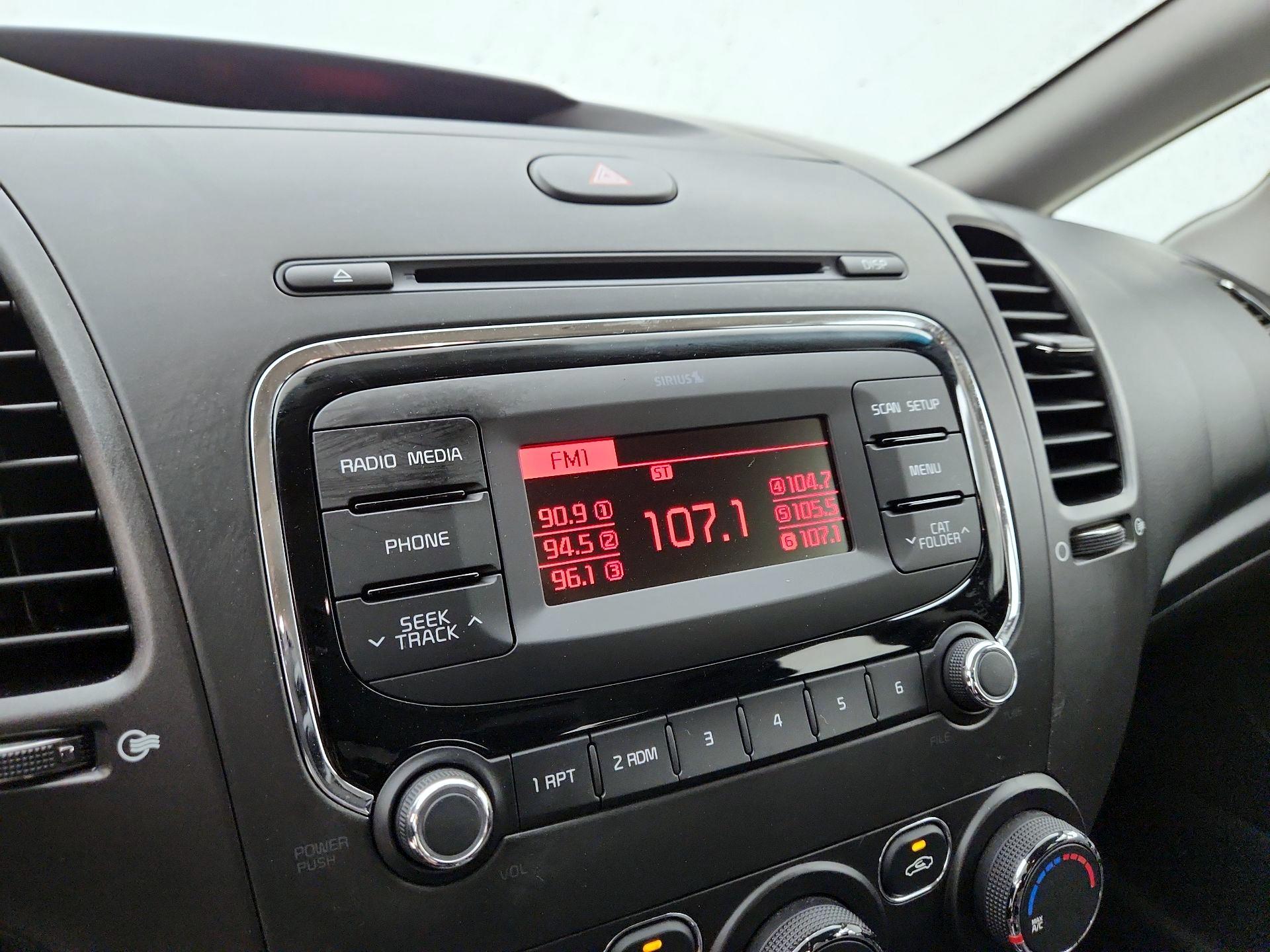 Thumbnail: 2017 Kia Forte - 14