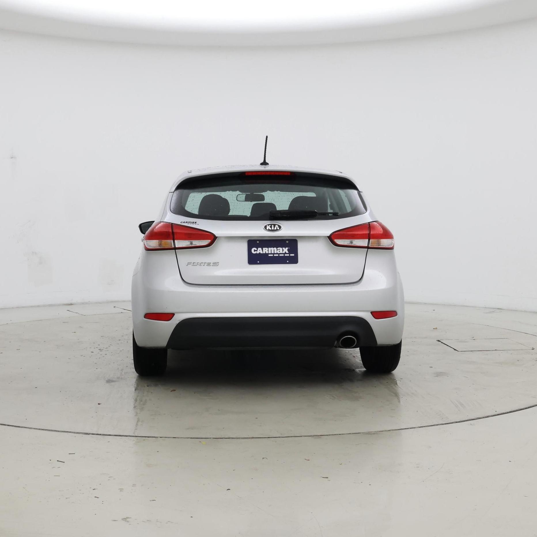 Thumbnail: 2017 Kia Forte - 6