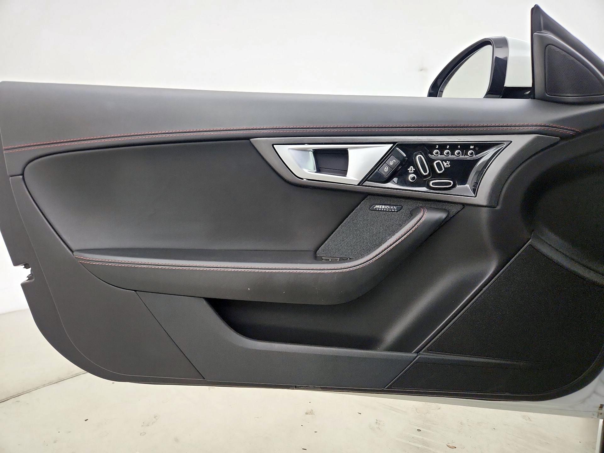 Thumbnail: 2015 Jaguar F-Type - 12