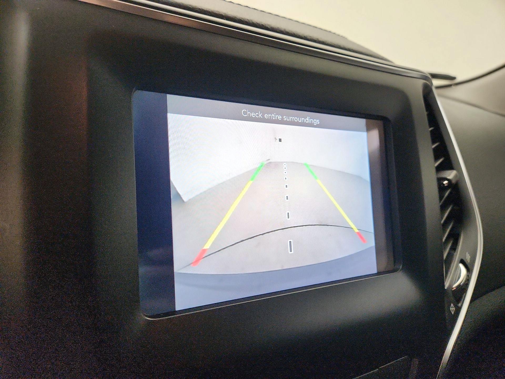 Thumbnail: 2021 Jeep Cherokee - 14