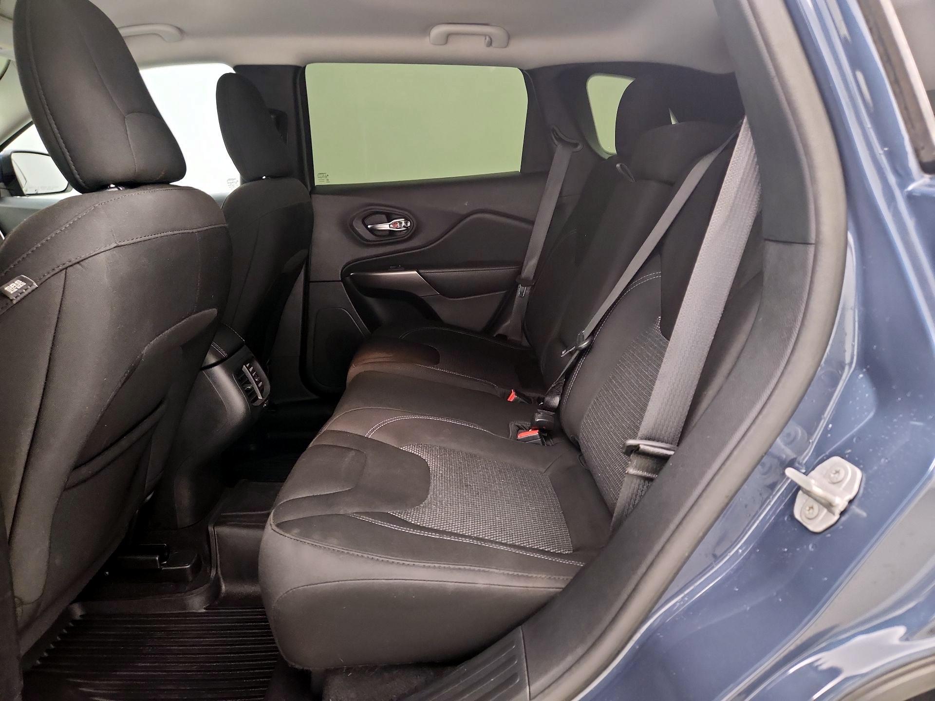 Thumbnail: 2021 Jeep Cherokee - 19