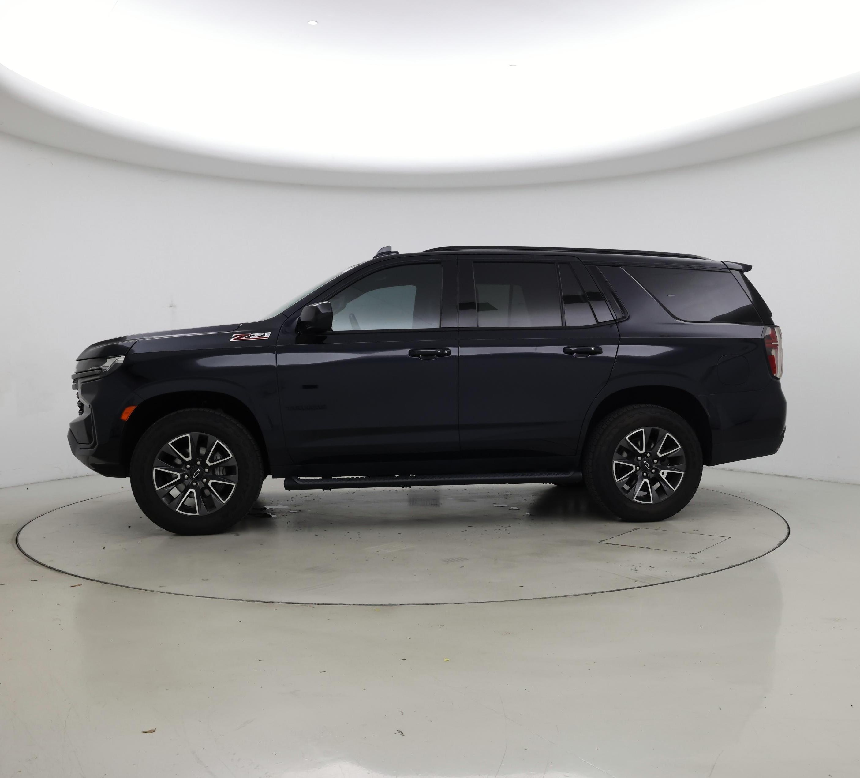 Thumbnail: 2022 Chevrolet Tahoe - 3