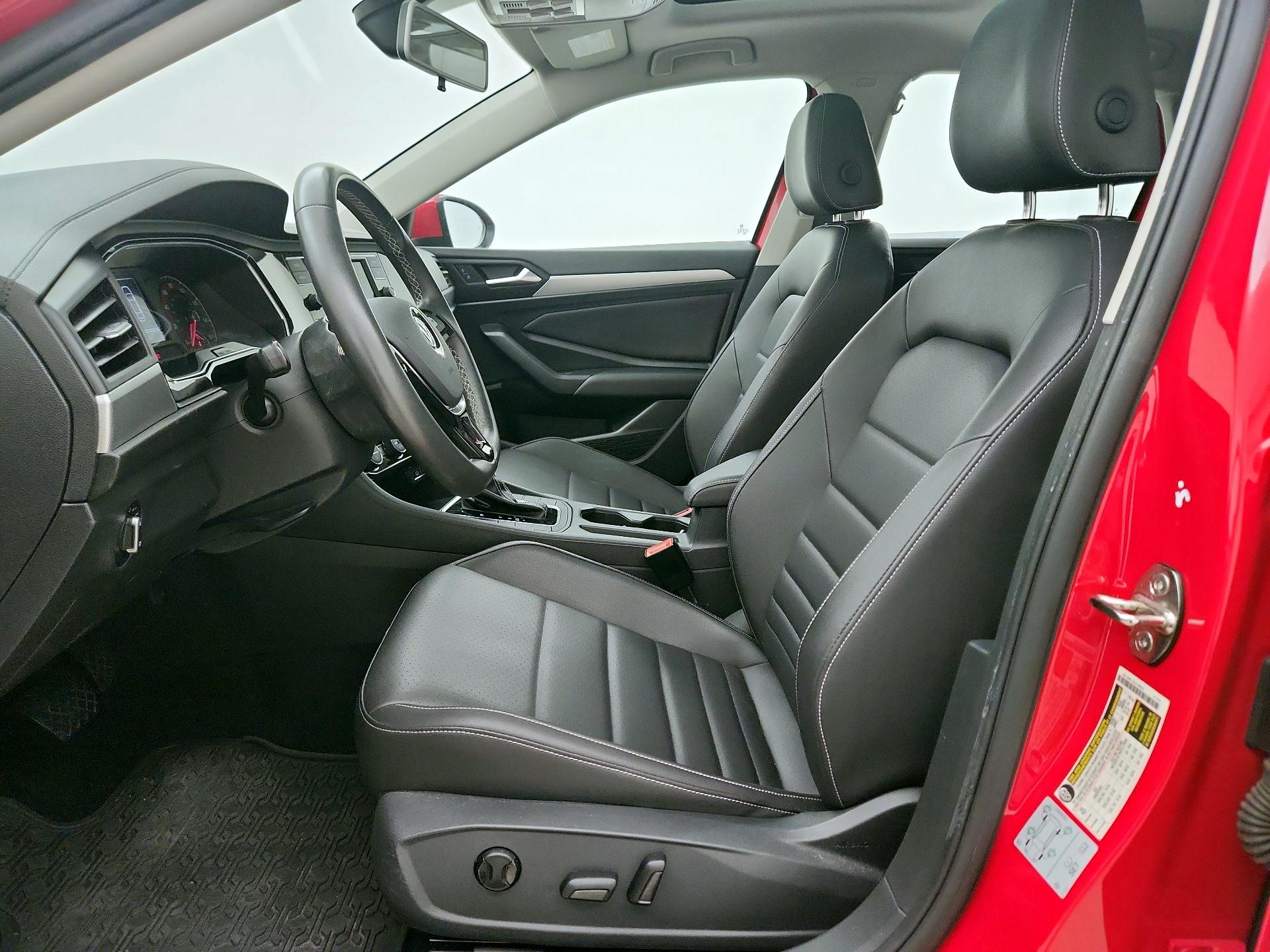 Thumbnail: 2021 Volkswagen Jetta - 11