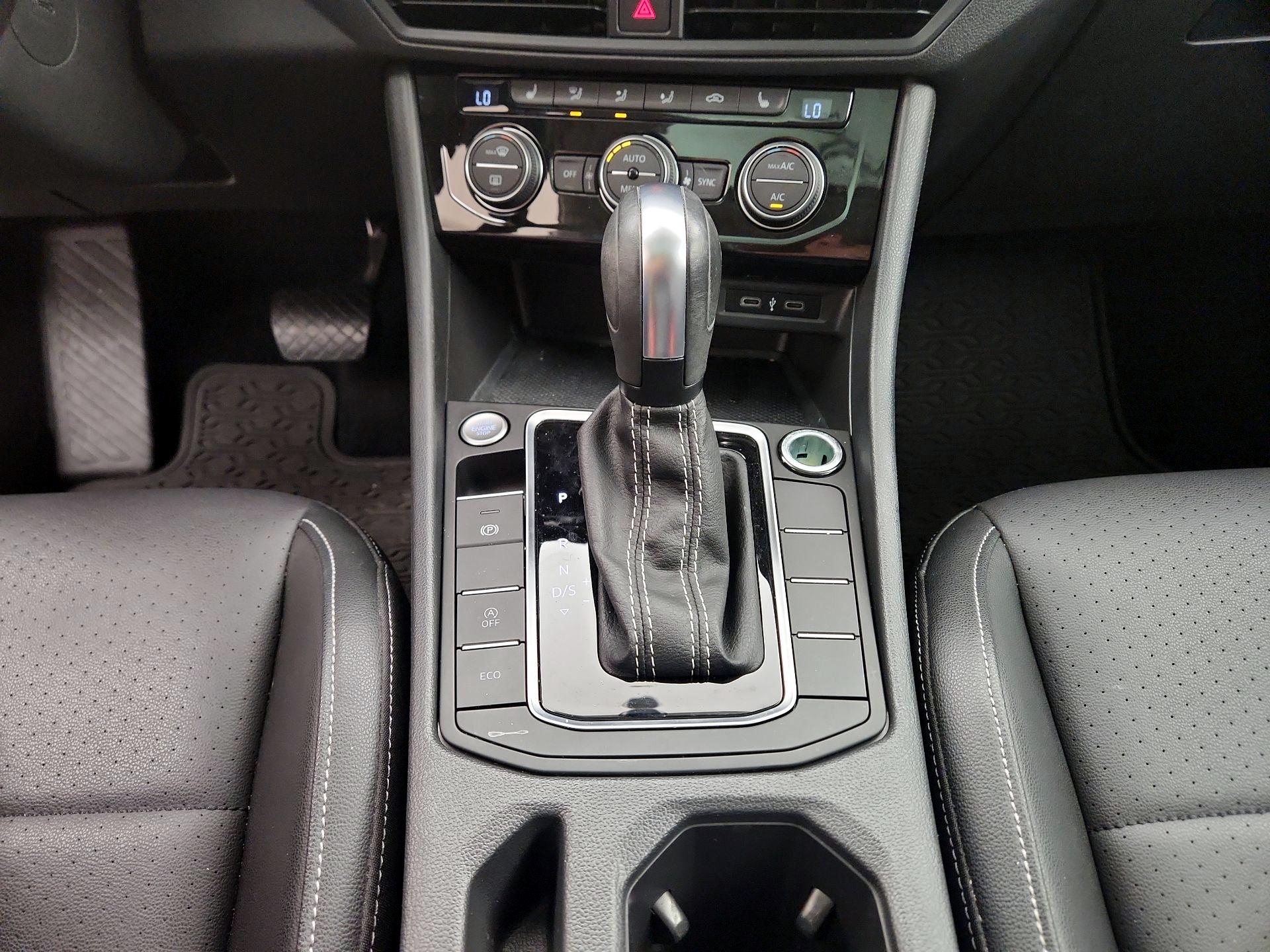 Thumbnail: 2021 Volkswagen Jetta - 17