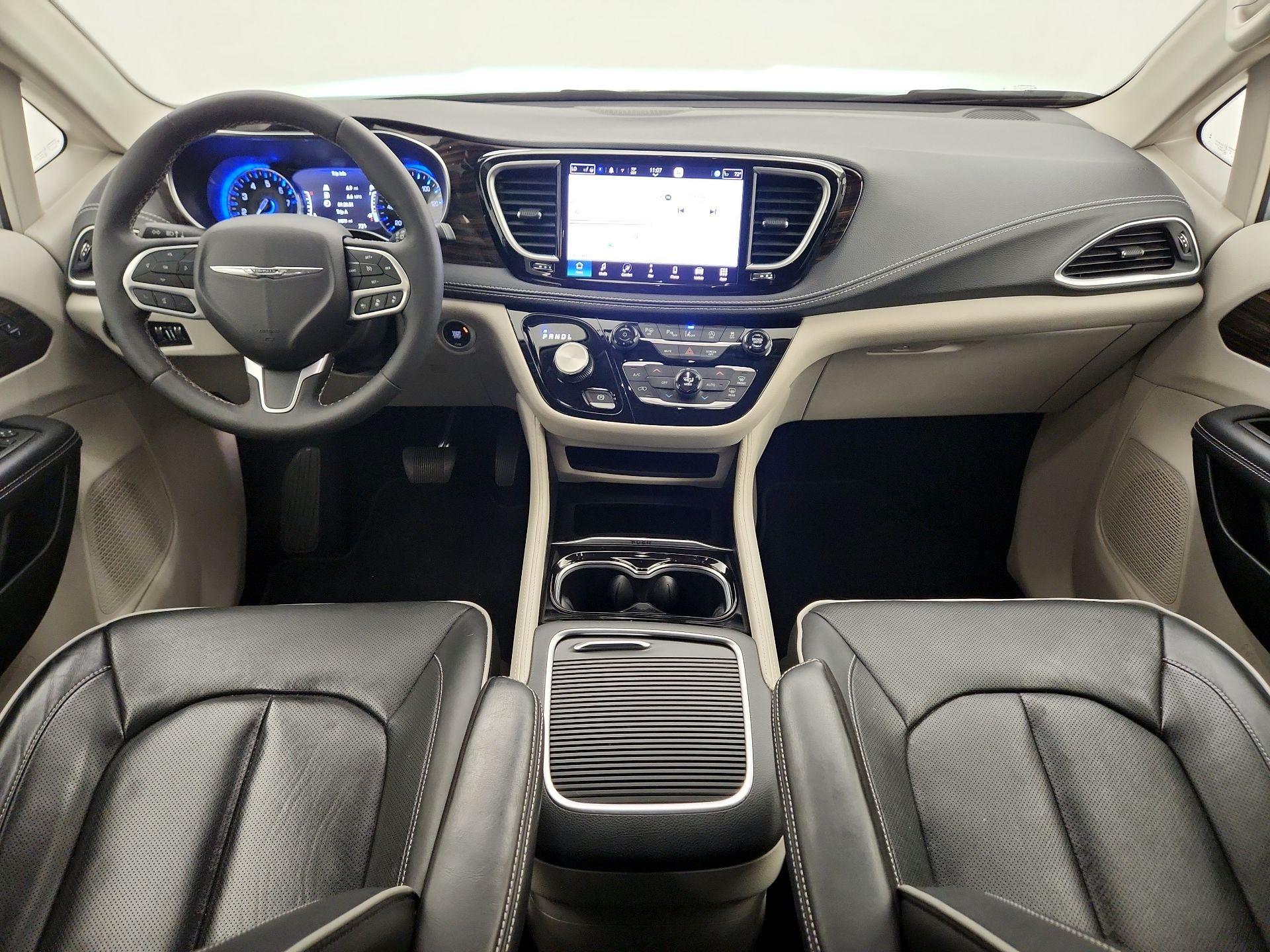 Thumbnail: 2023 Chrysler Pacifica - 9