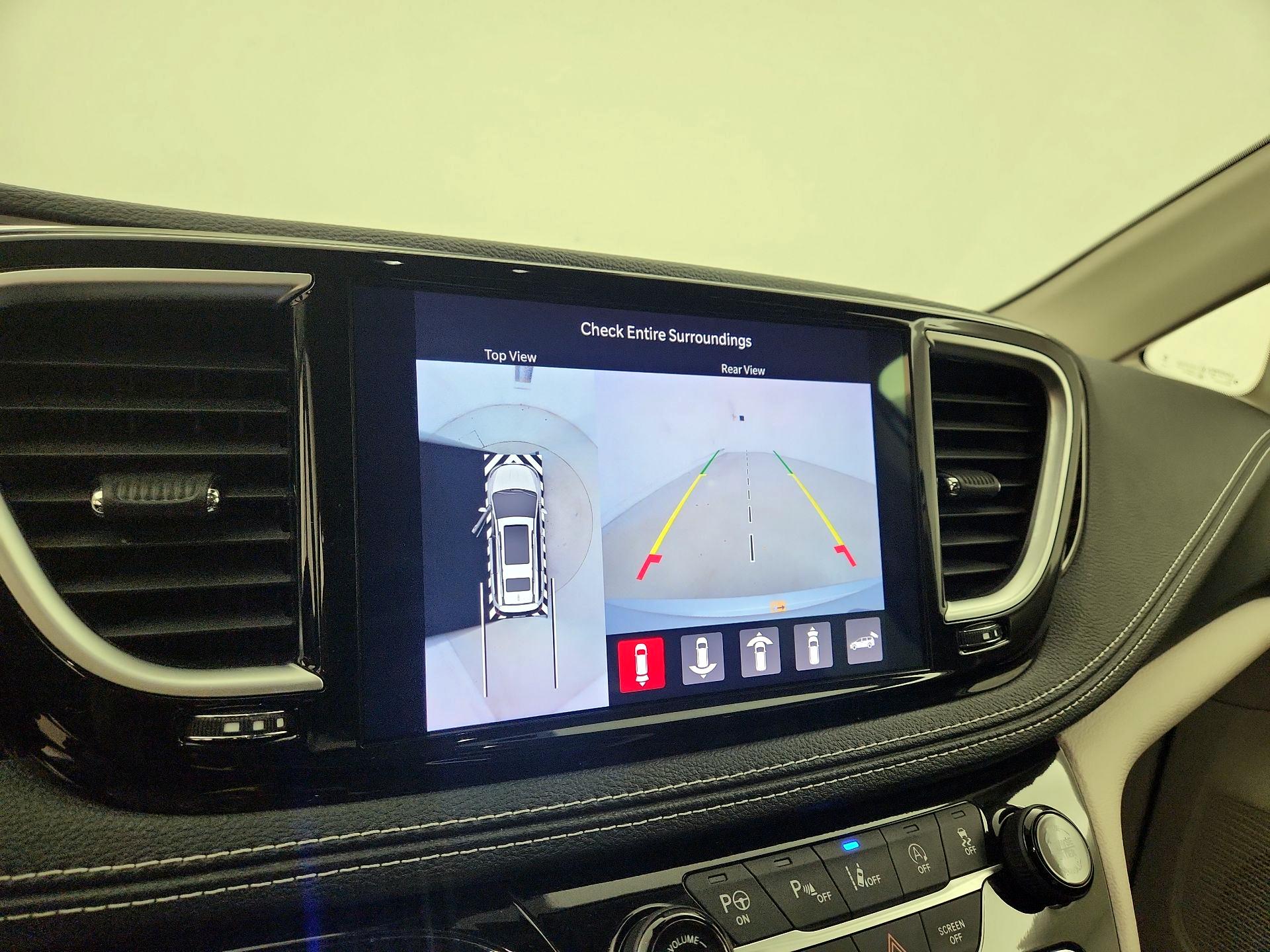 Thumbnail: 2023 Chrysler Pacifica - 15