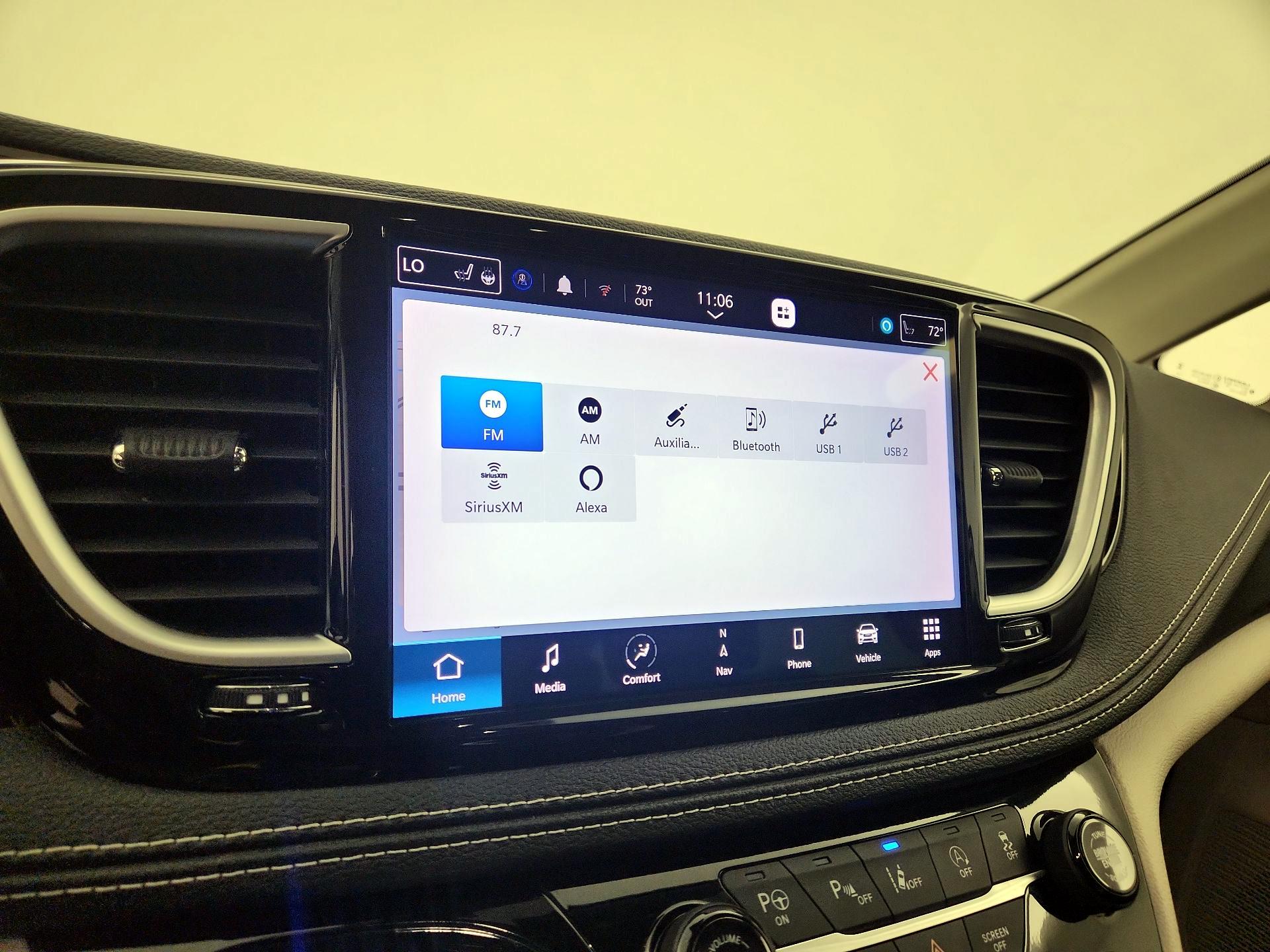 Thumbnail: 2023 Chrysler Pacifica - 16