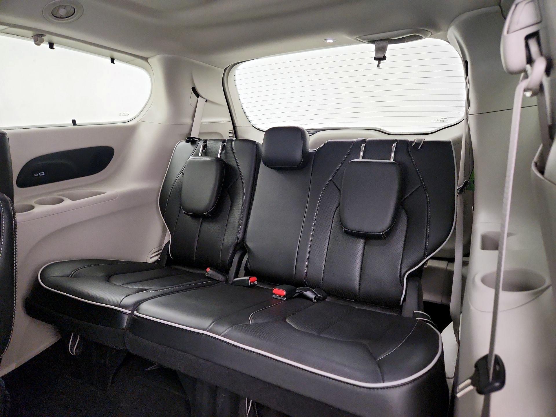 Thumbnail: 2023 Chrysler Pacifica - 20