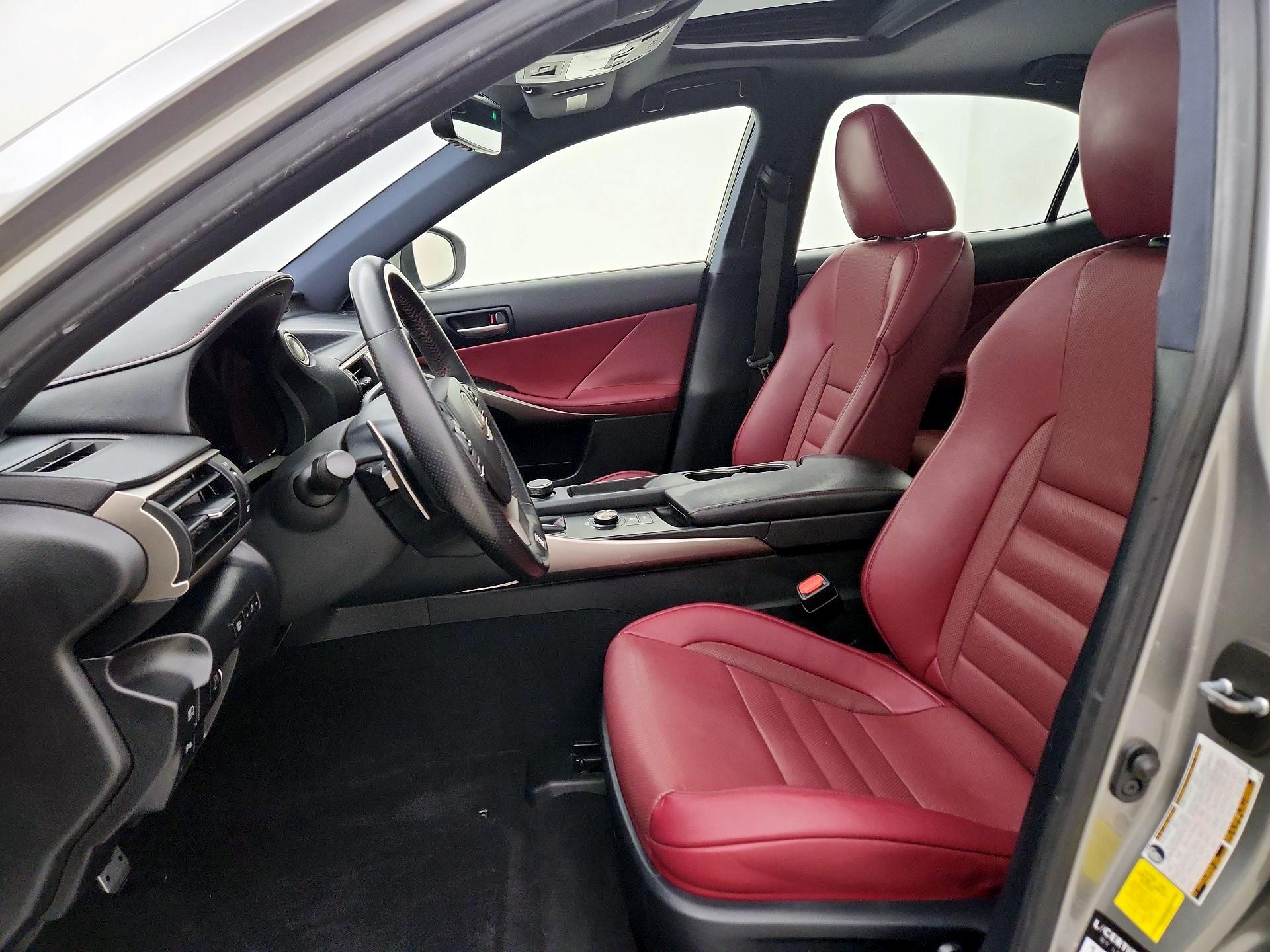 Thumbnail: 2019 Lexus IS - 11