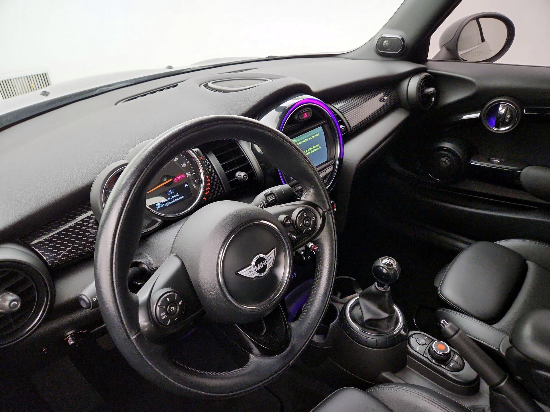 Thumbnail: 2017 MINI Cooper - 9