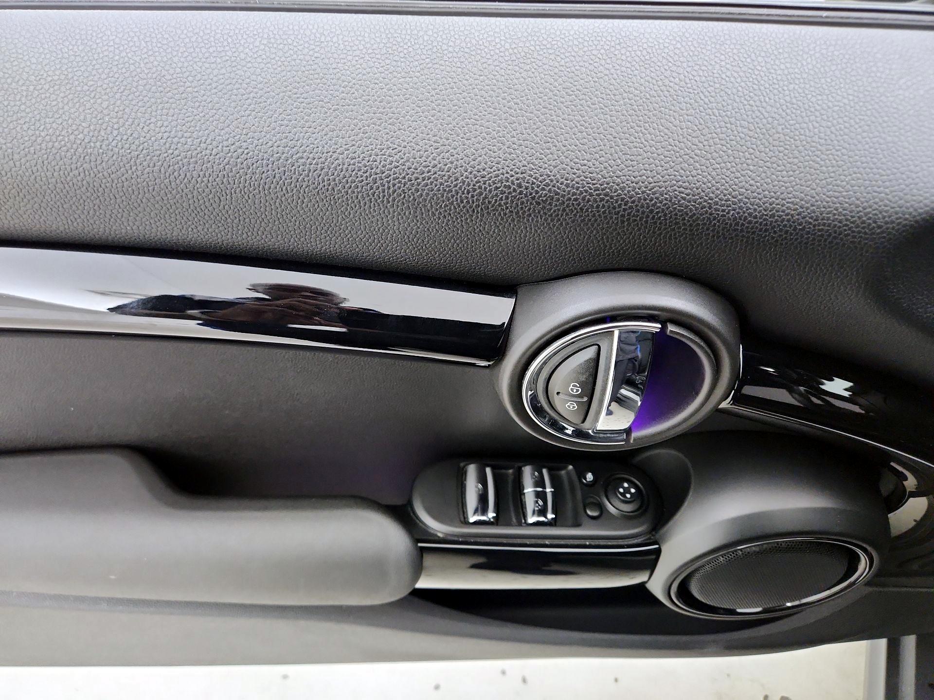 Thumbnail: 2017 MINI Cooper - 12