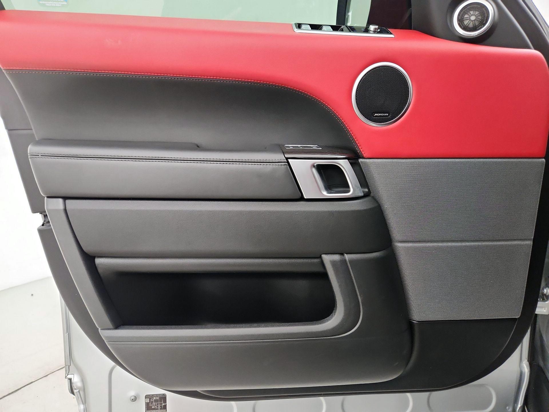 Thumbnail: 2020 Land Rover Range Rover Sport - 12