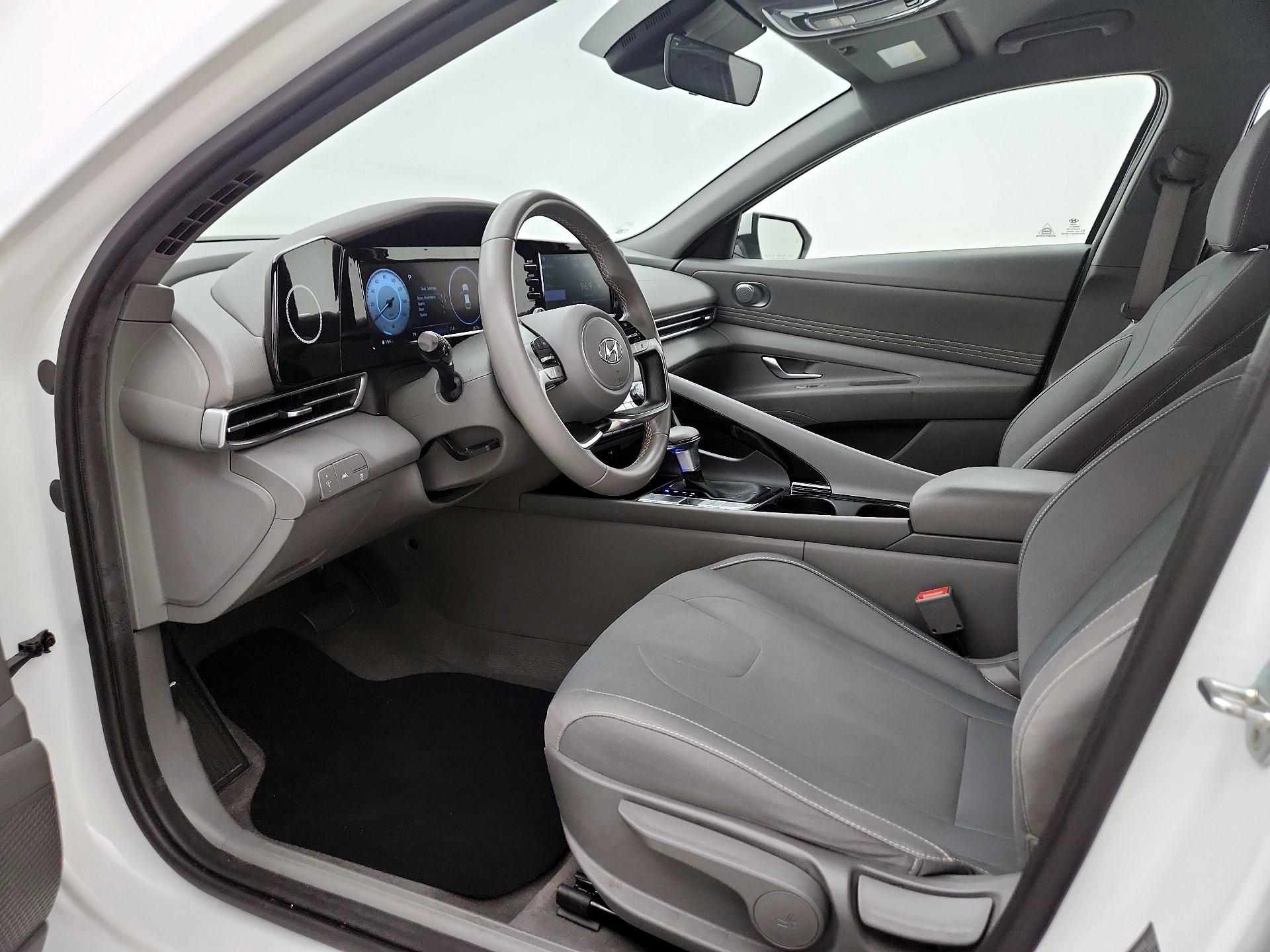 Thumbnail: 2022 Hyundai Elantra - 11