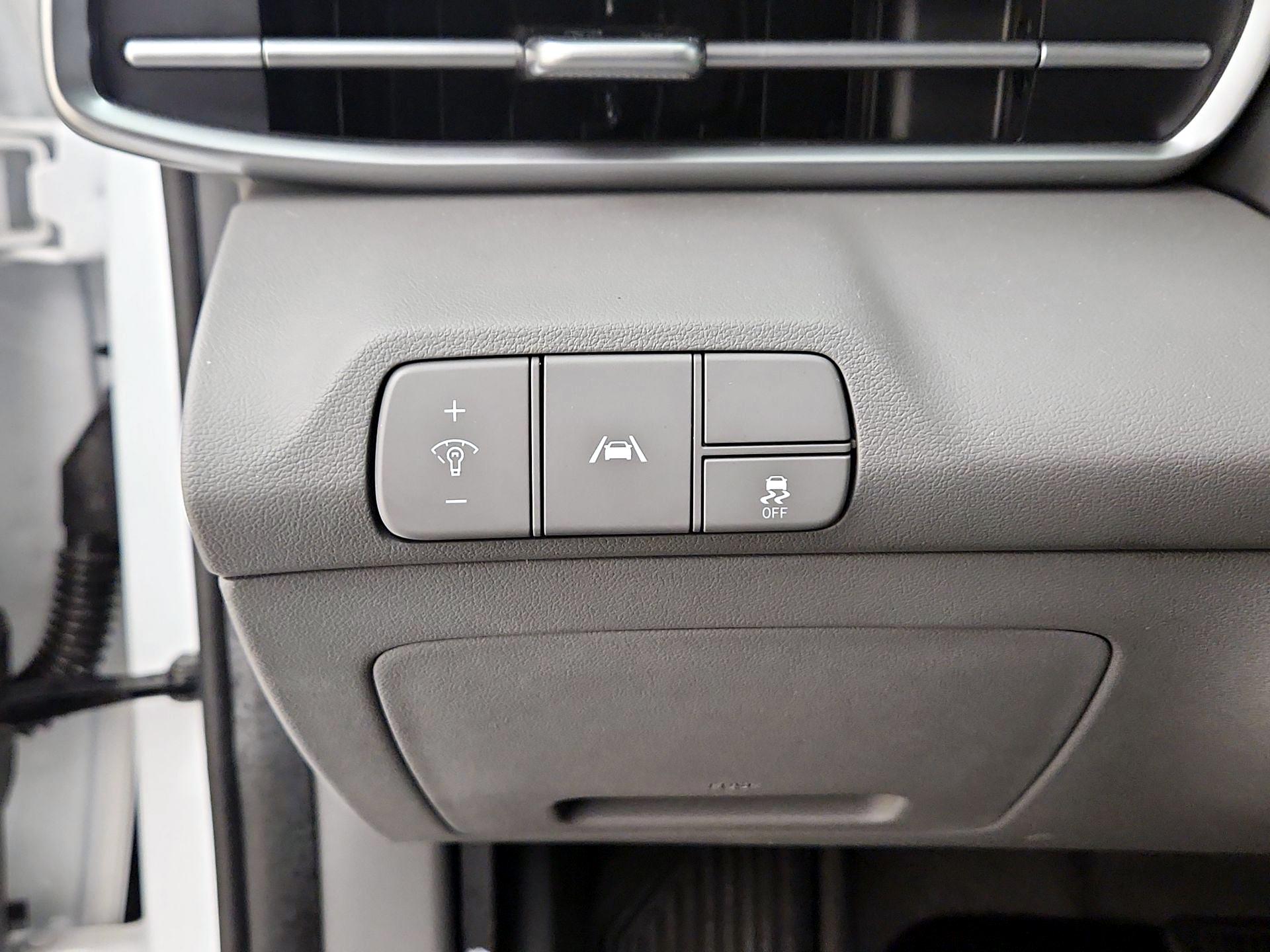 Thumbnail: 2022 Hyundai Elantra - 13