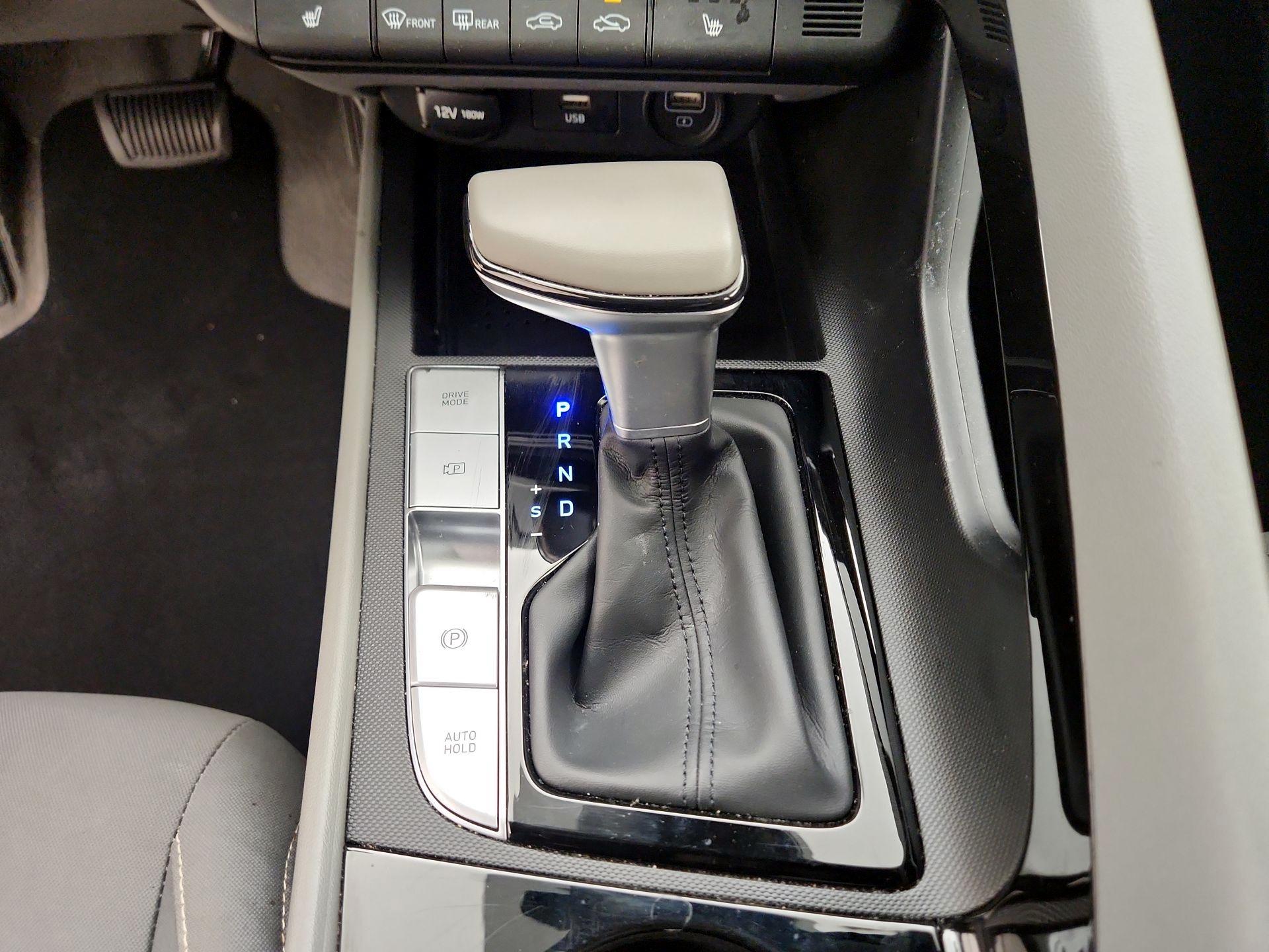 Thumbnail: 2022 Hyundai Elantra - 17