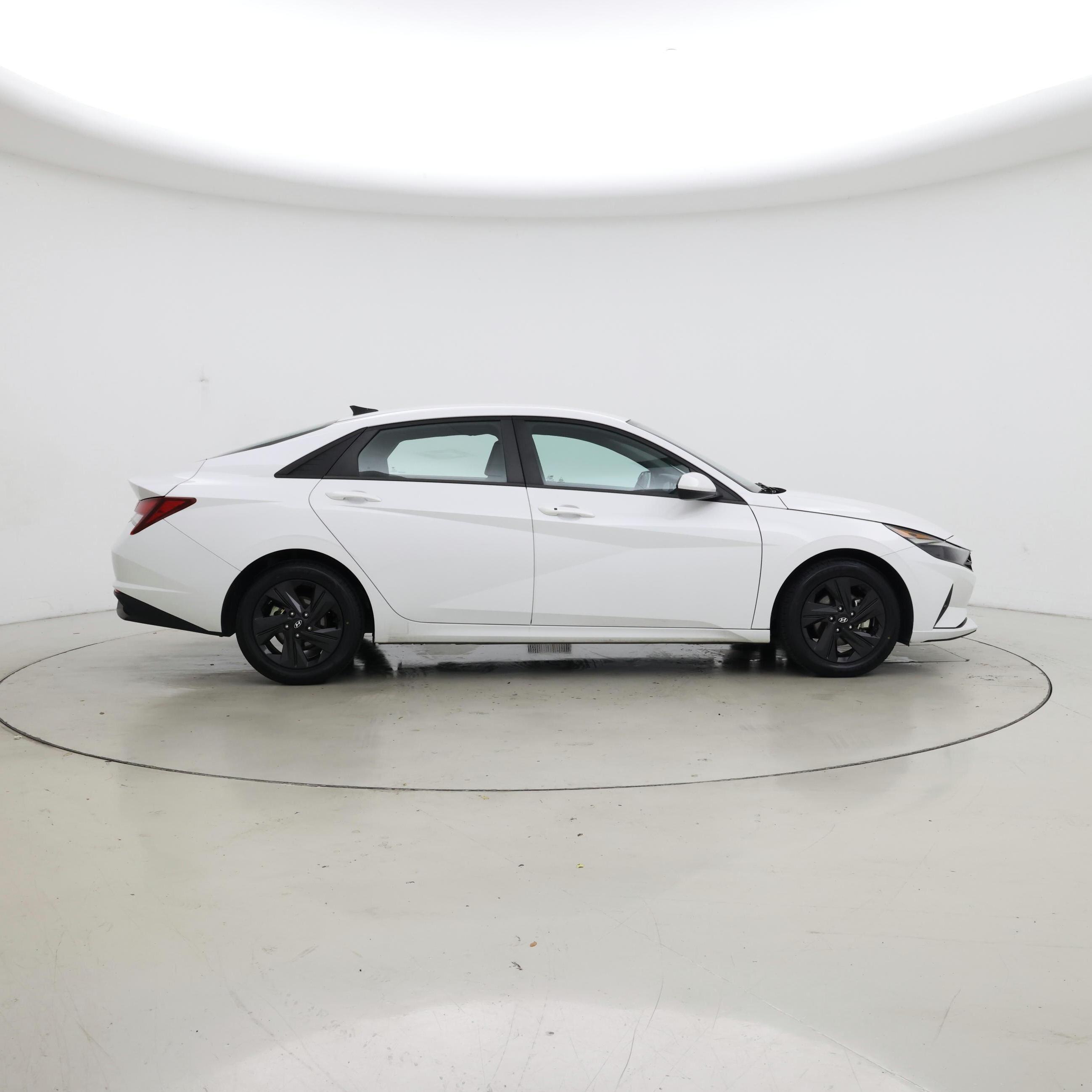 Thumbnail: 2022 Hyundai Elantra - 7