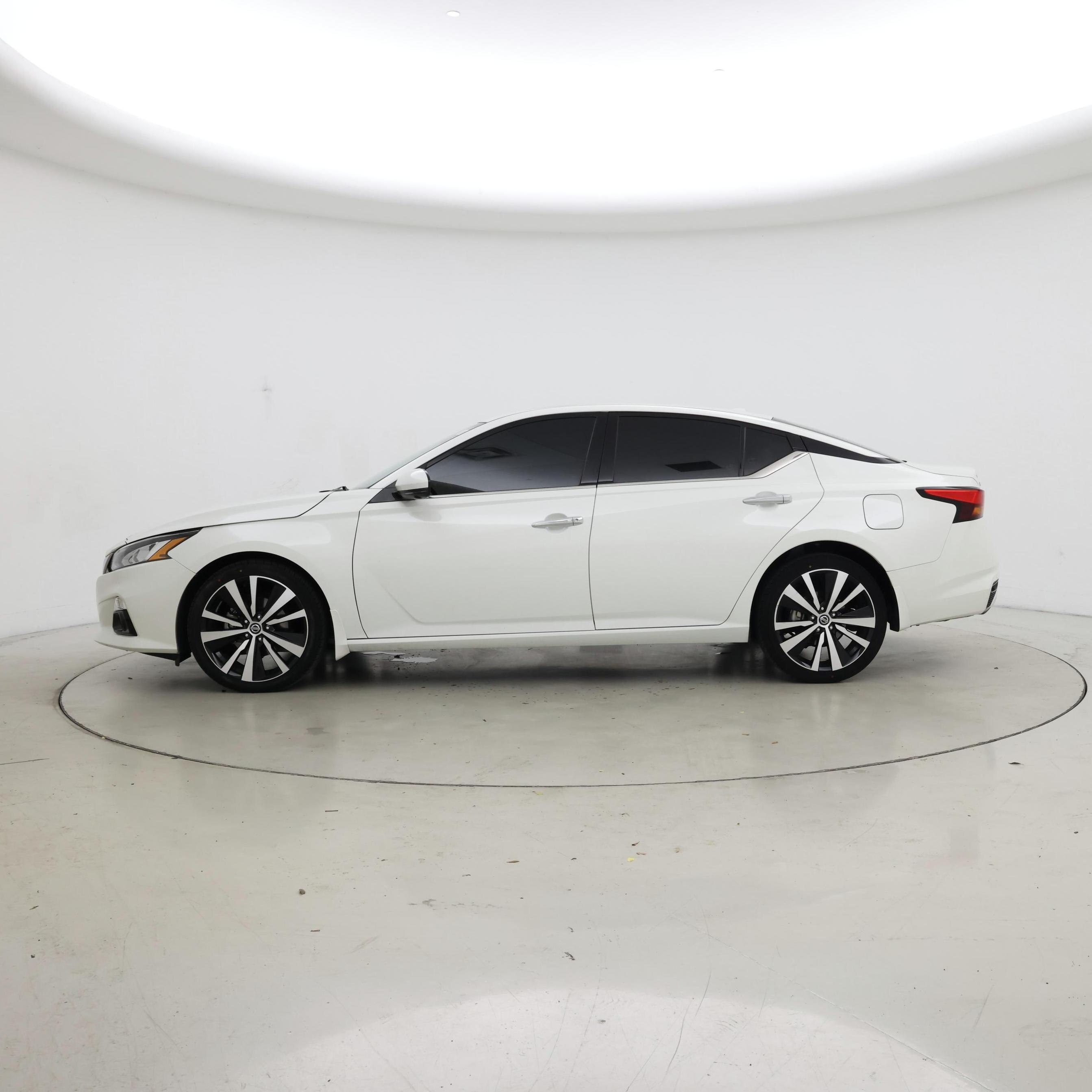 Thumbnail: 2022 Nissan Altima - 3