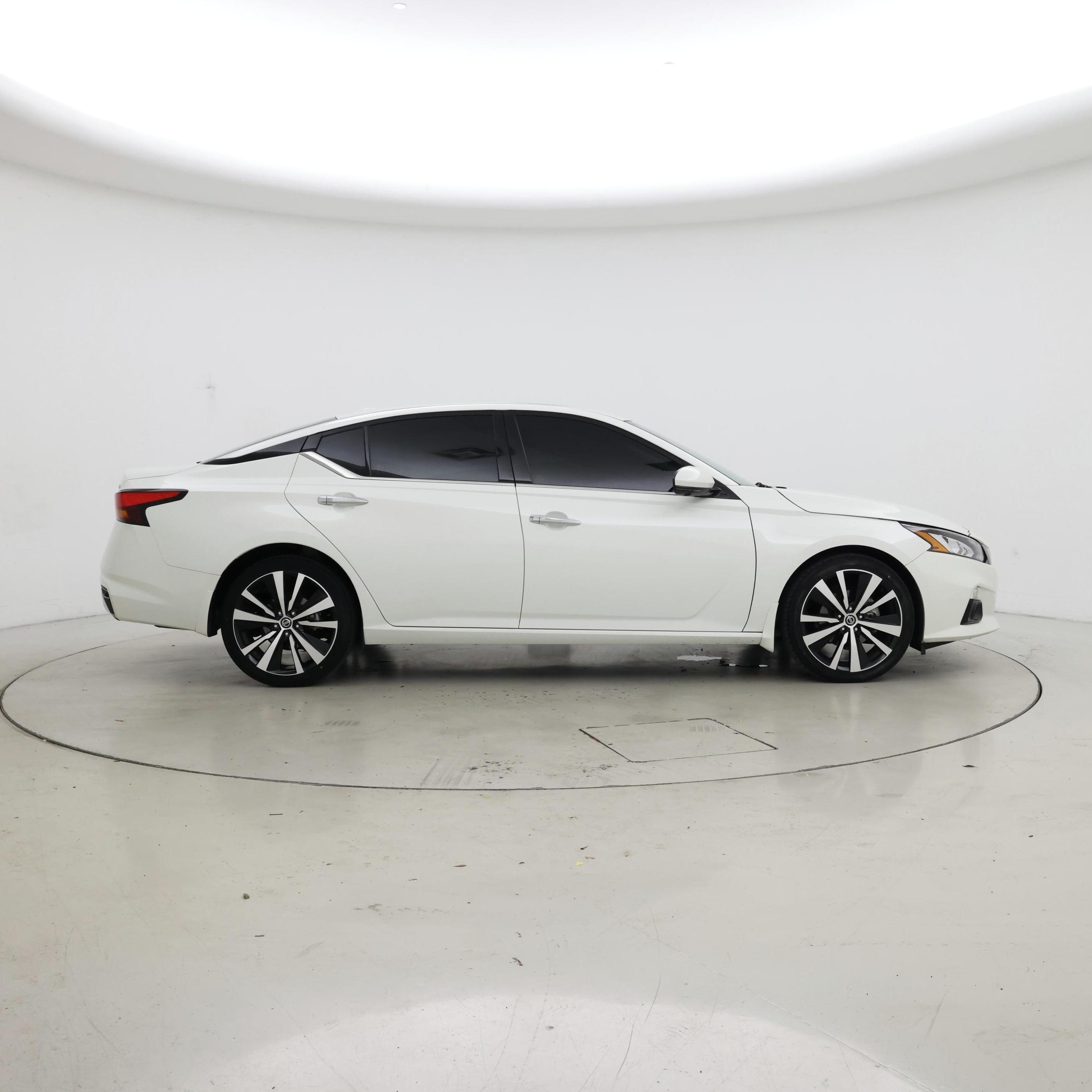 Thumbnail: 2022 Nissan Altima - 7