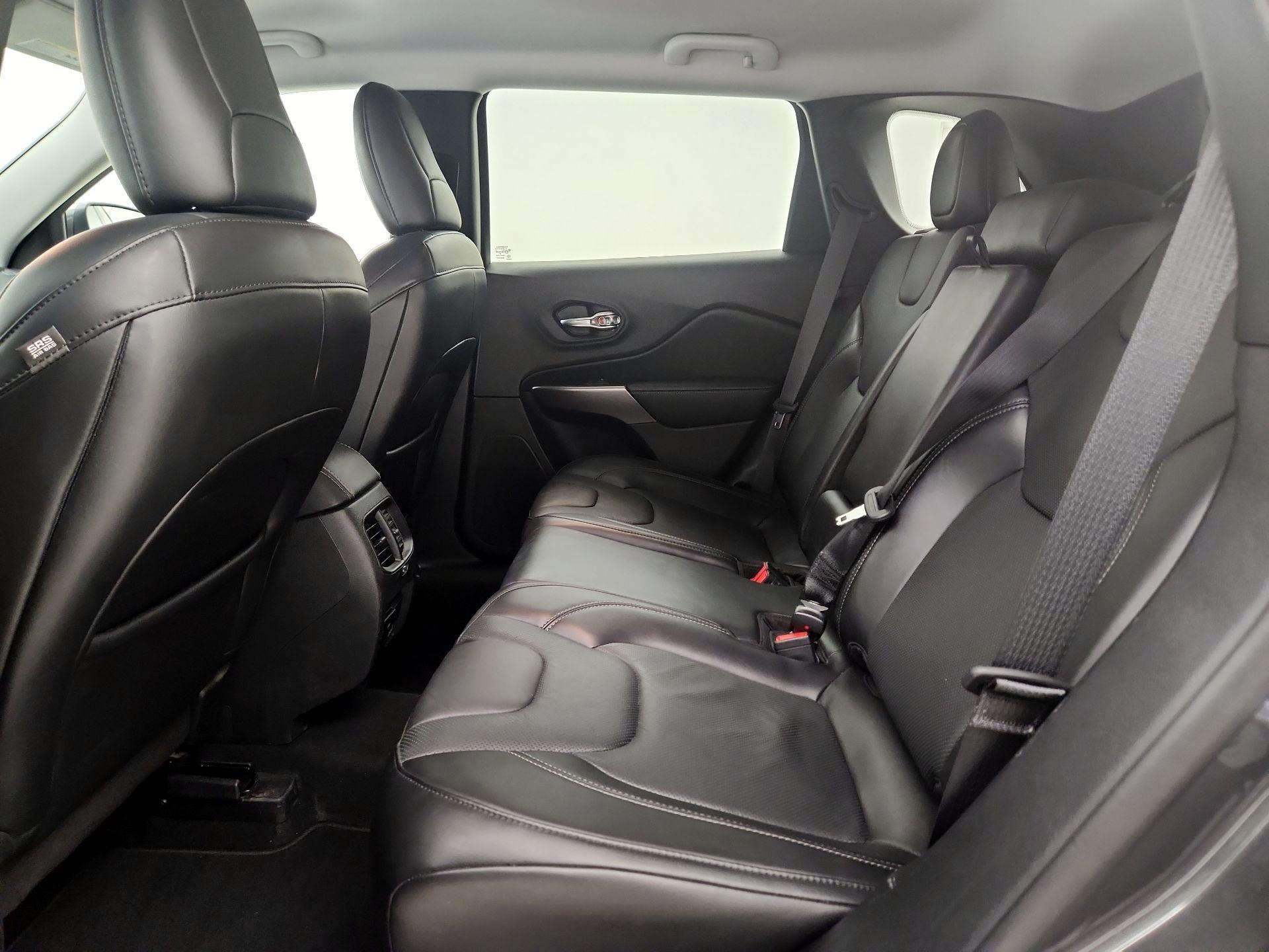 Thumbnail: 2020 Jeep Cherokee - 19