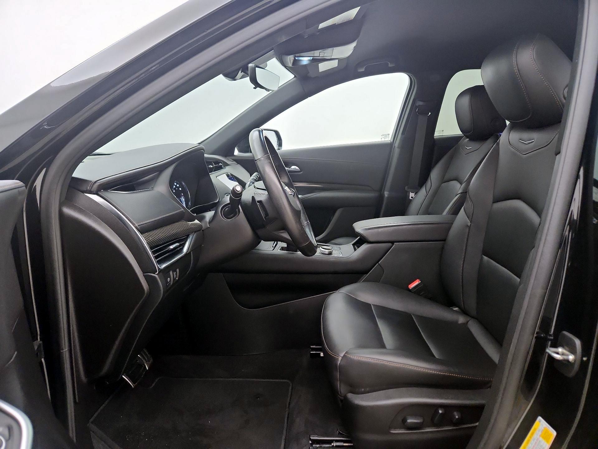 Thumbnail: 2022 Cadillac XT4 - 11