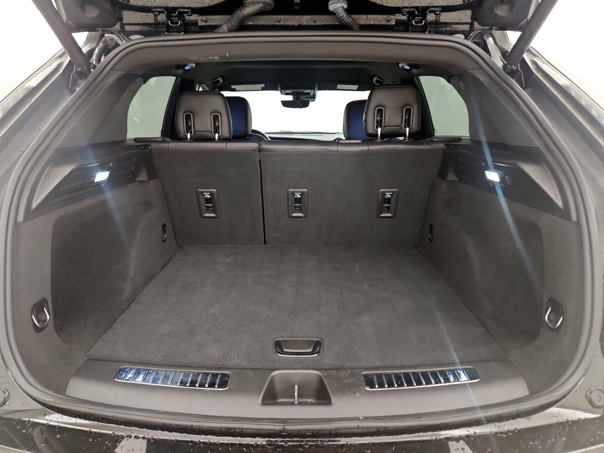 Thumbnail: 2022 Cadillac XT4 - 19