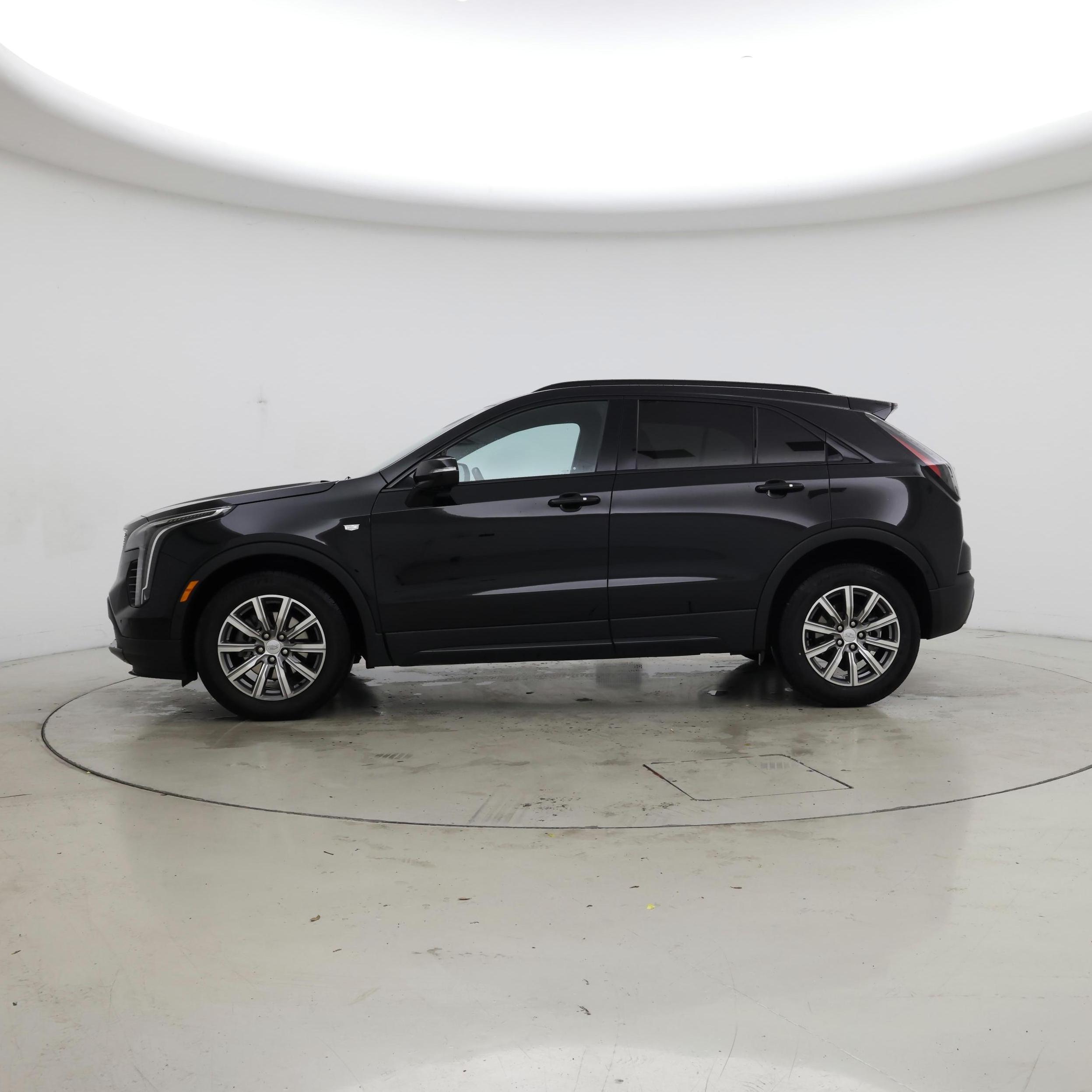 Thumbnail: 2022 Cadillac XT4 - 3
