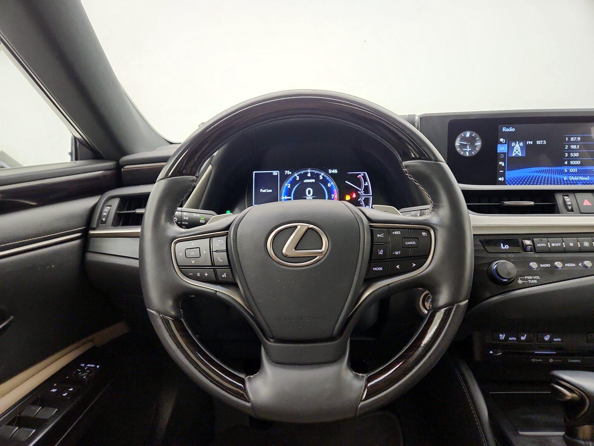 Thumbnail: 2020 Lexus ES - 10